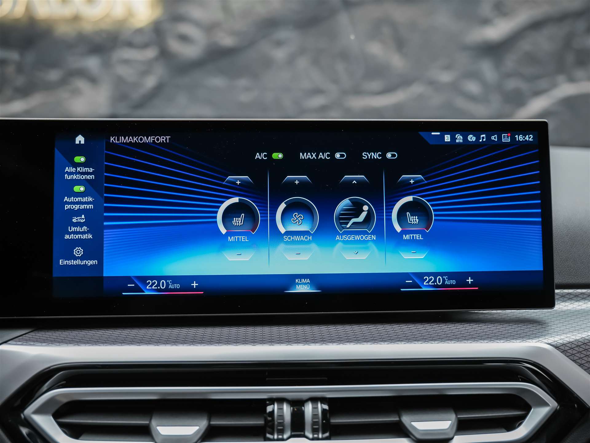 BMW 330i xDrive Steptronic M Sport Pro *Werksgarantie*Abstandsregler*Head Up Display*-image-30