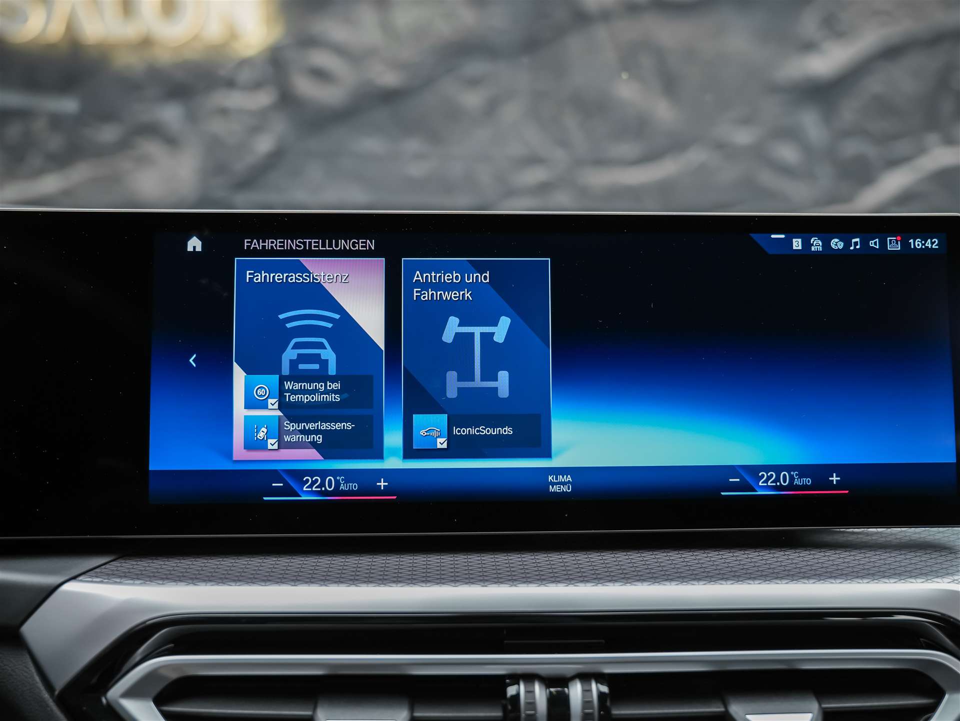 BMW 330i xDrive Steptronic M Sport Pro *Werksgarantie*Abstandsregler*Head Up Display*-image-31