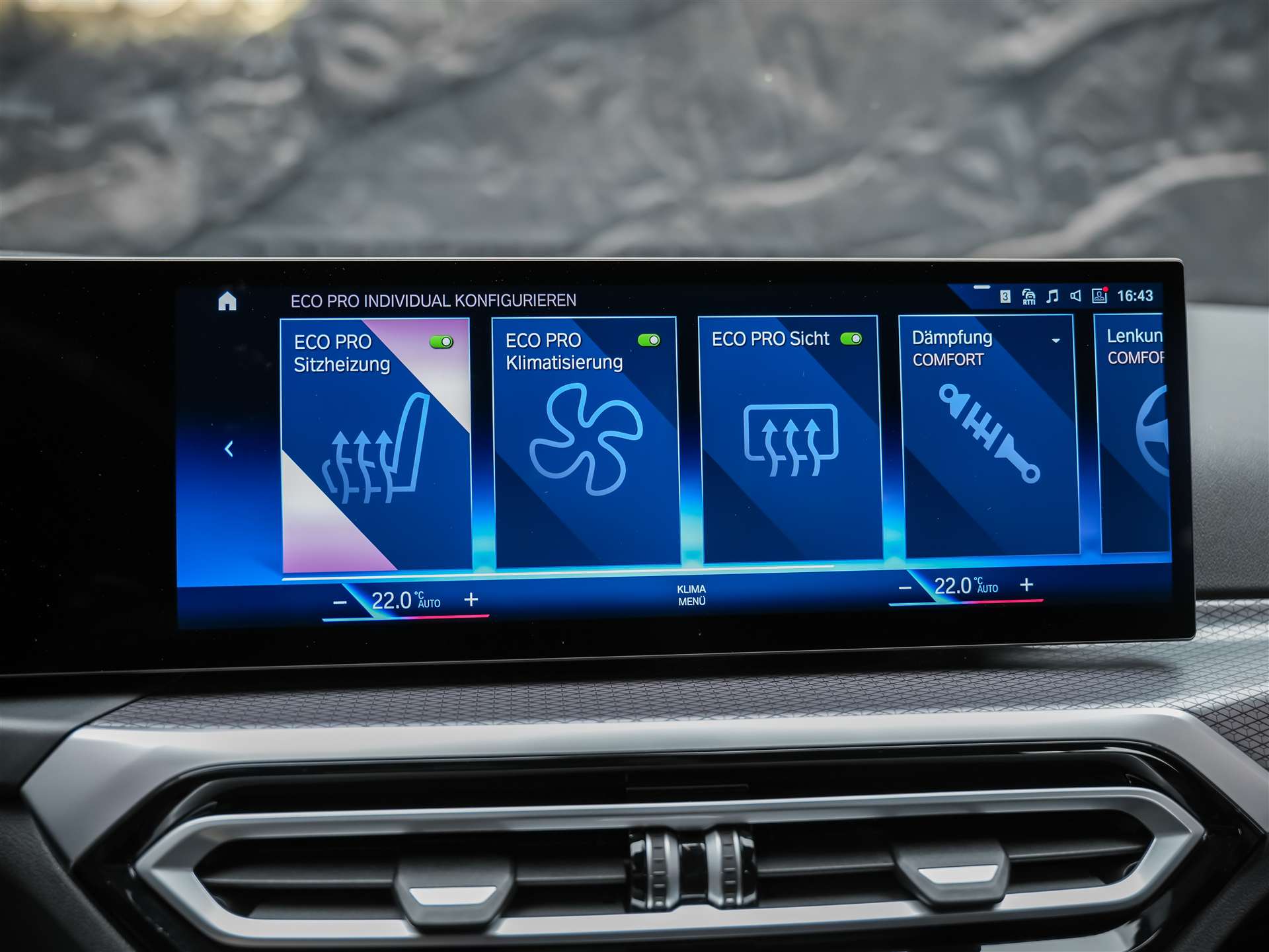 BMW 330i xDrive Steptronic M Sport Pro *Werksgarantie*Abstandsregler*Head Up Display*-image-38