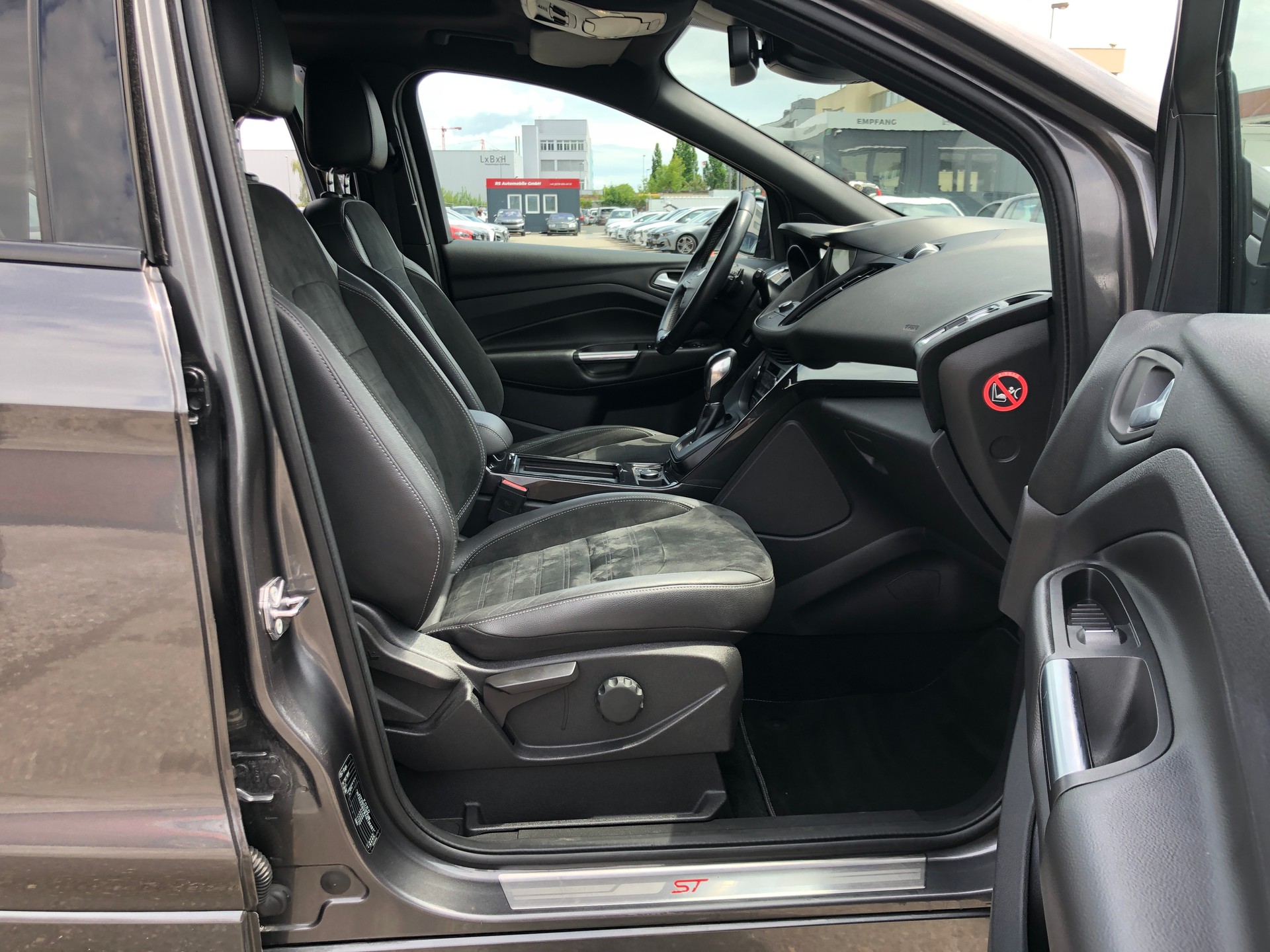 FORD Kuga 2.0 TDCi ST Line 4WD PowerShift-image-14