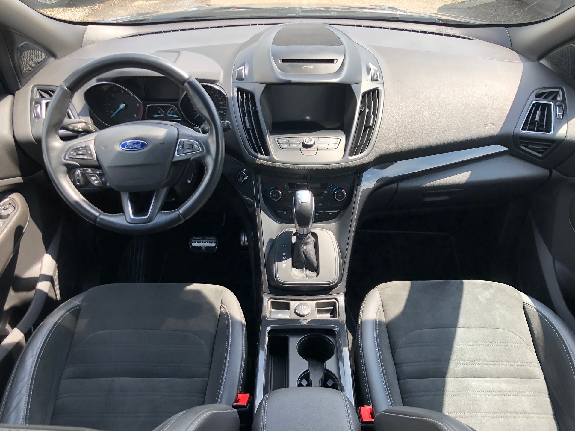 FORD Kuga 2.0 TDCi ST Line 4WD PowerShift-image-11