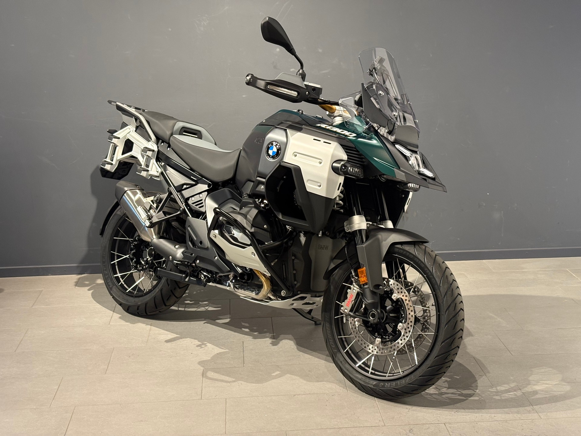 BMW R 1300 GS Adventure-image-1