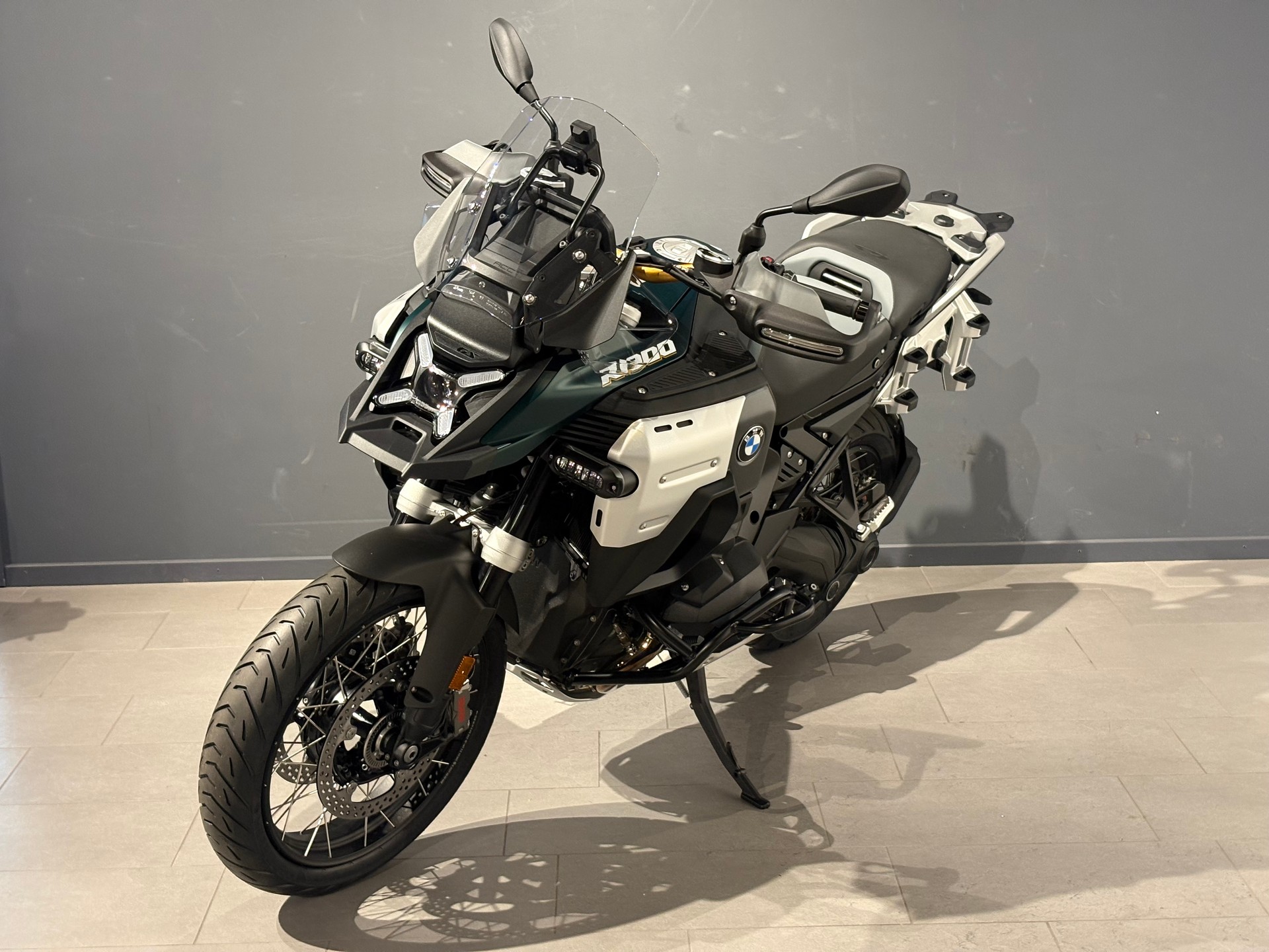 BMW R 1300 GS Adventure-image-2