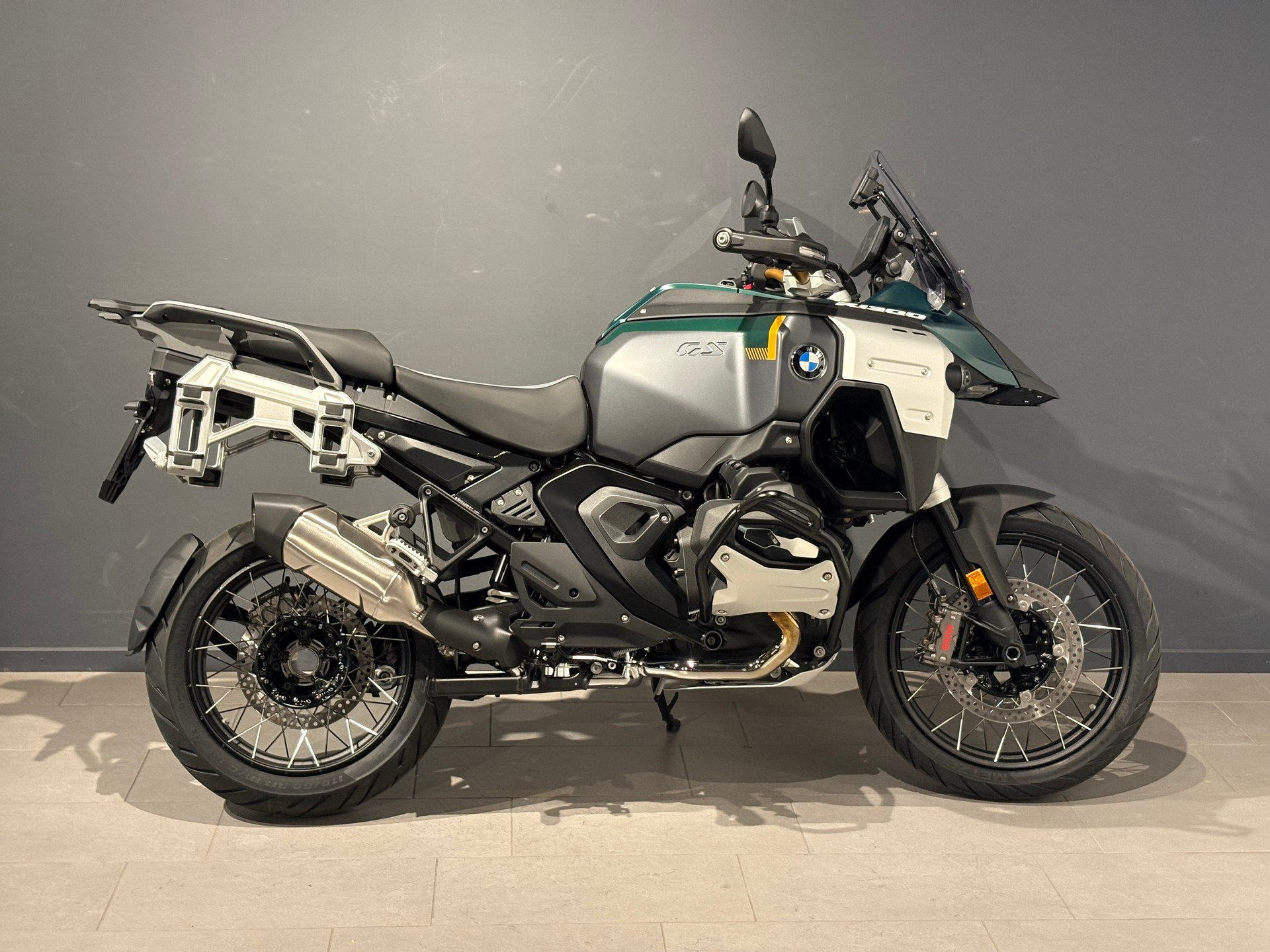 BMW R 1300 GS Adventure-image-10