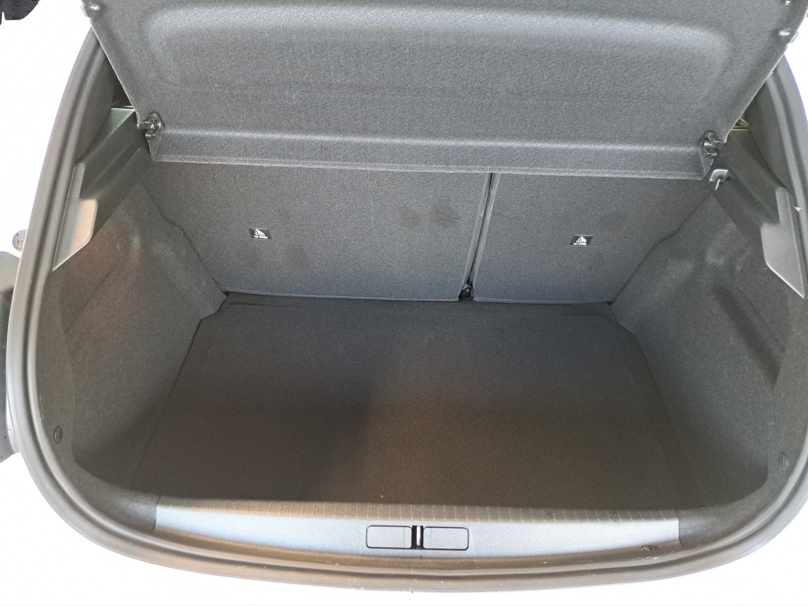PEUGEOT 208 1.2 Hybrid Active-image-16