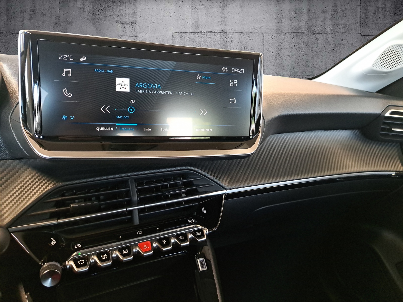 PEUGEOT 208 1.2 Hybrid Active-image-13
