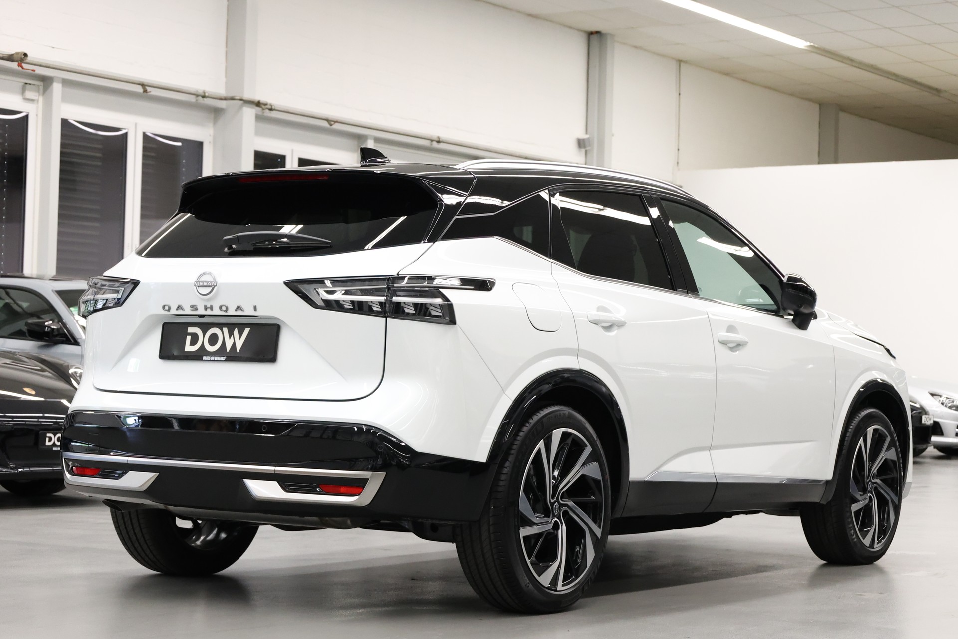 NISSAN Qashqai 1.3 DIG-T Tekna+ 4x4-image-5