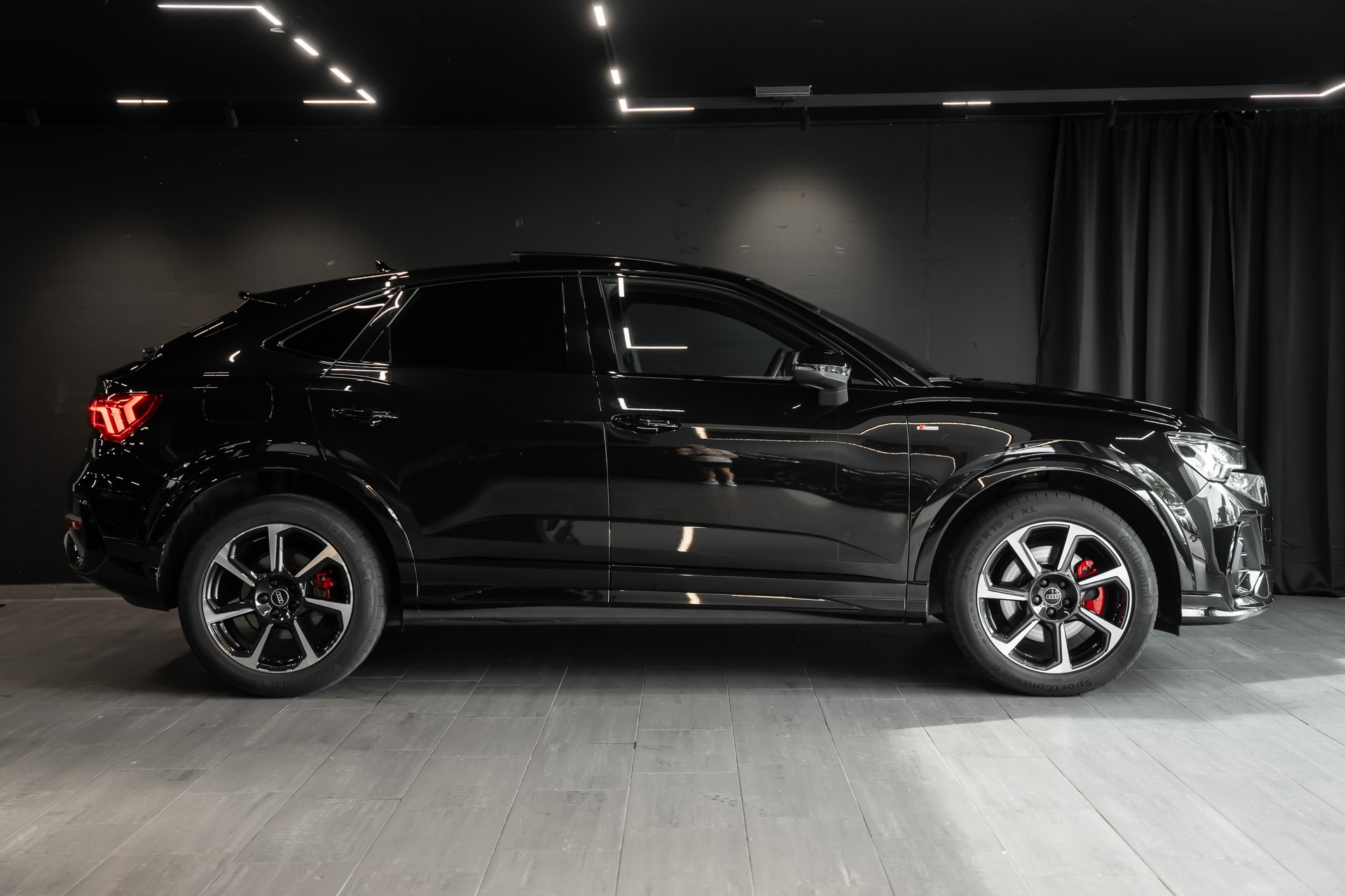 AUDI Q3 Sportback 40 TFSI S line quattro S-tronic / Schiebedach / CH Auto / Sitzheizung / Rückfahrkamera-image-2
