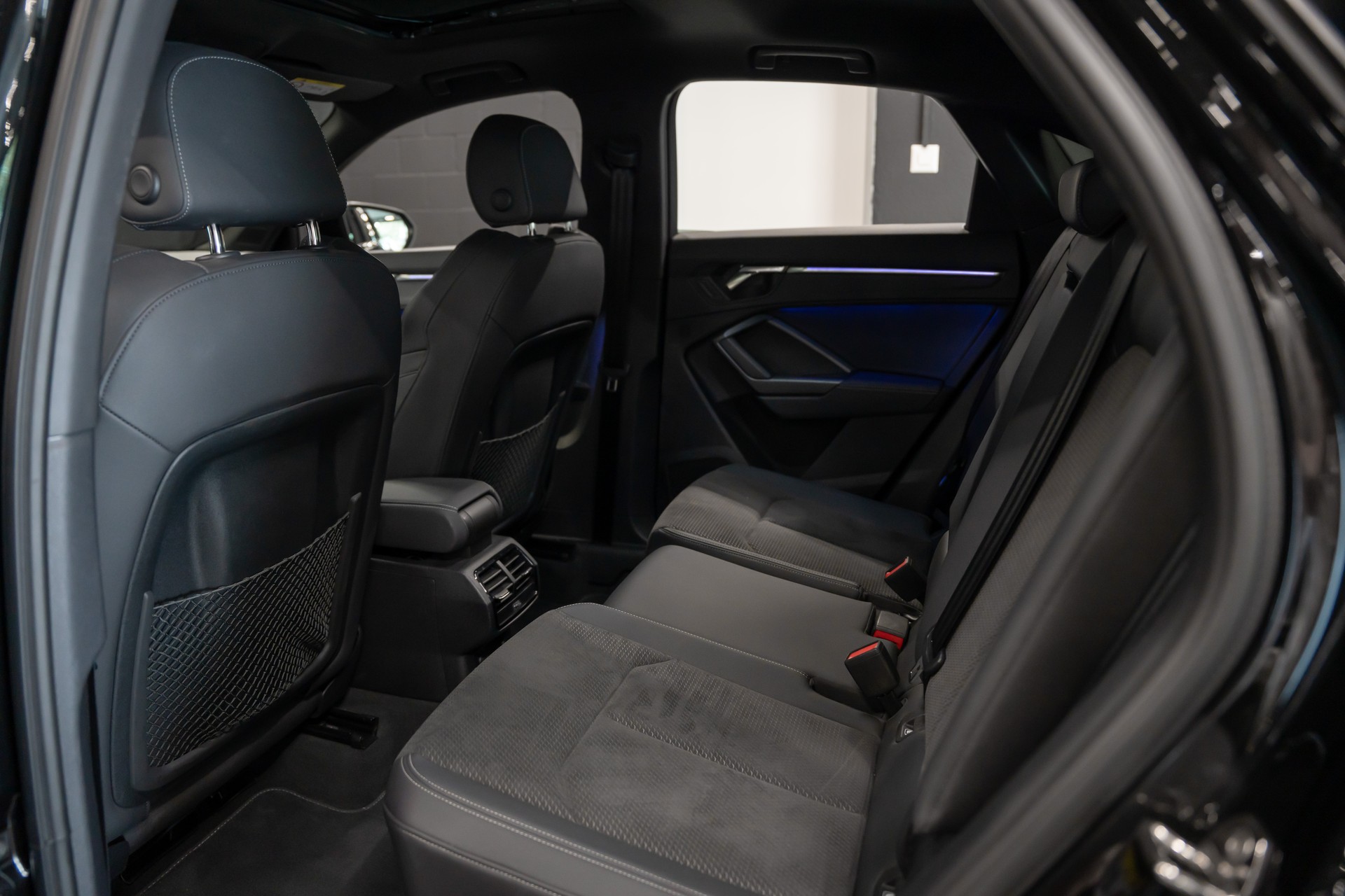 AUDI Q3 Sportback 40 TFSI S line quattro S-tronic / Schiebedach / CH Auto / Sitzheizung / Rückfahrkamera-image-9
