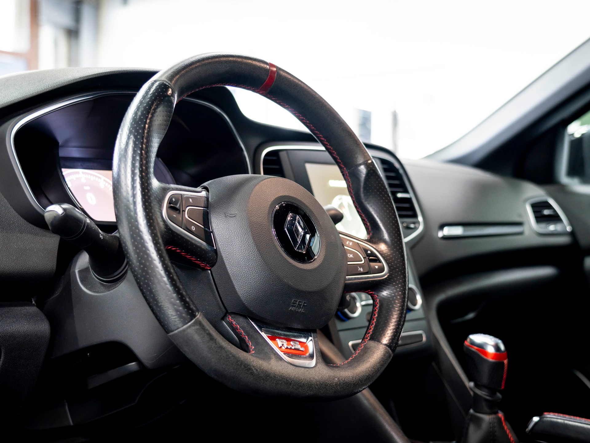 RENAULT Mégane Trophy 300-image-14