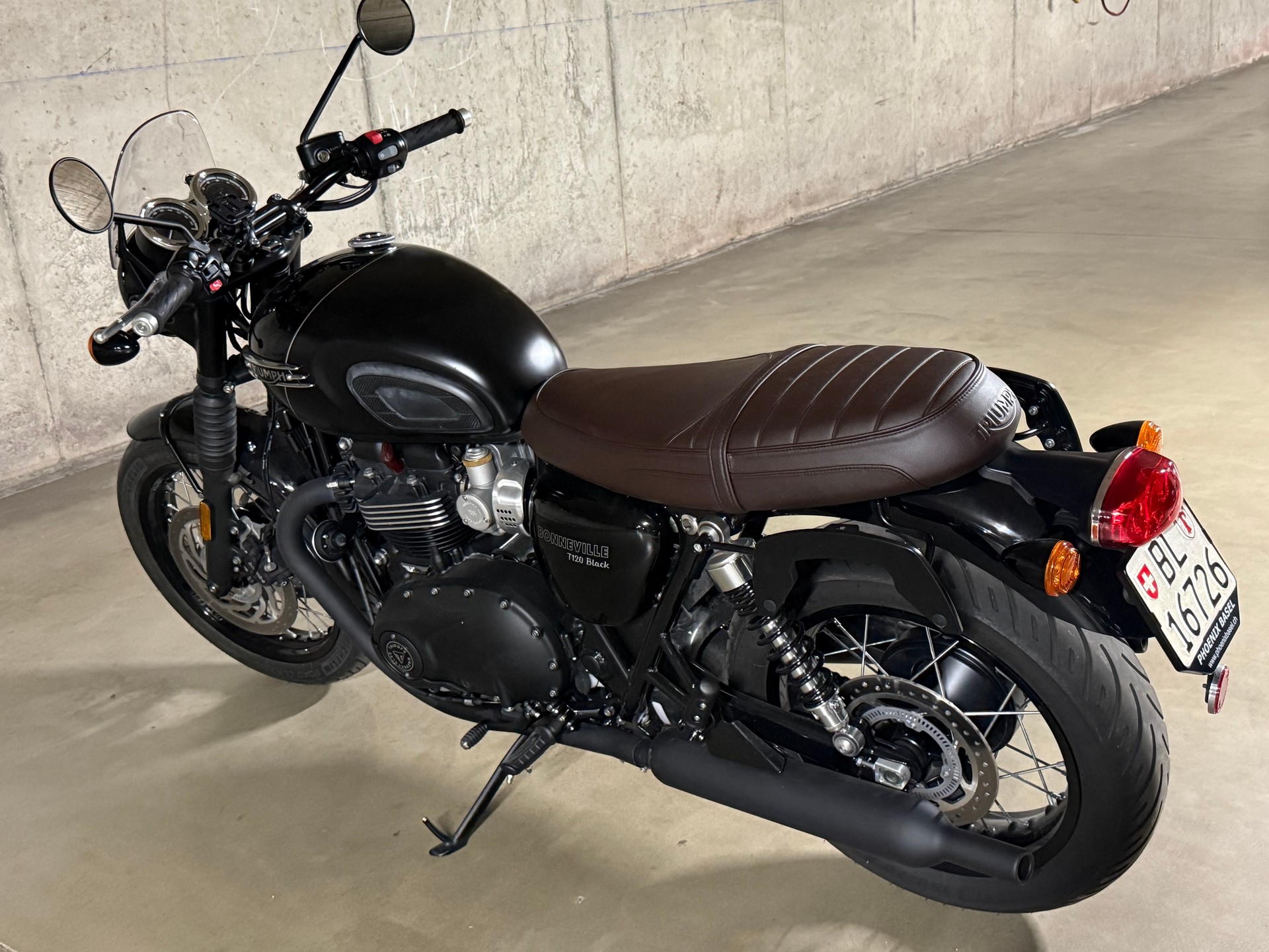 TRIUMPH Bonneville T120 Black-image-3