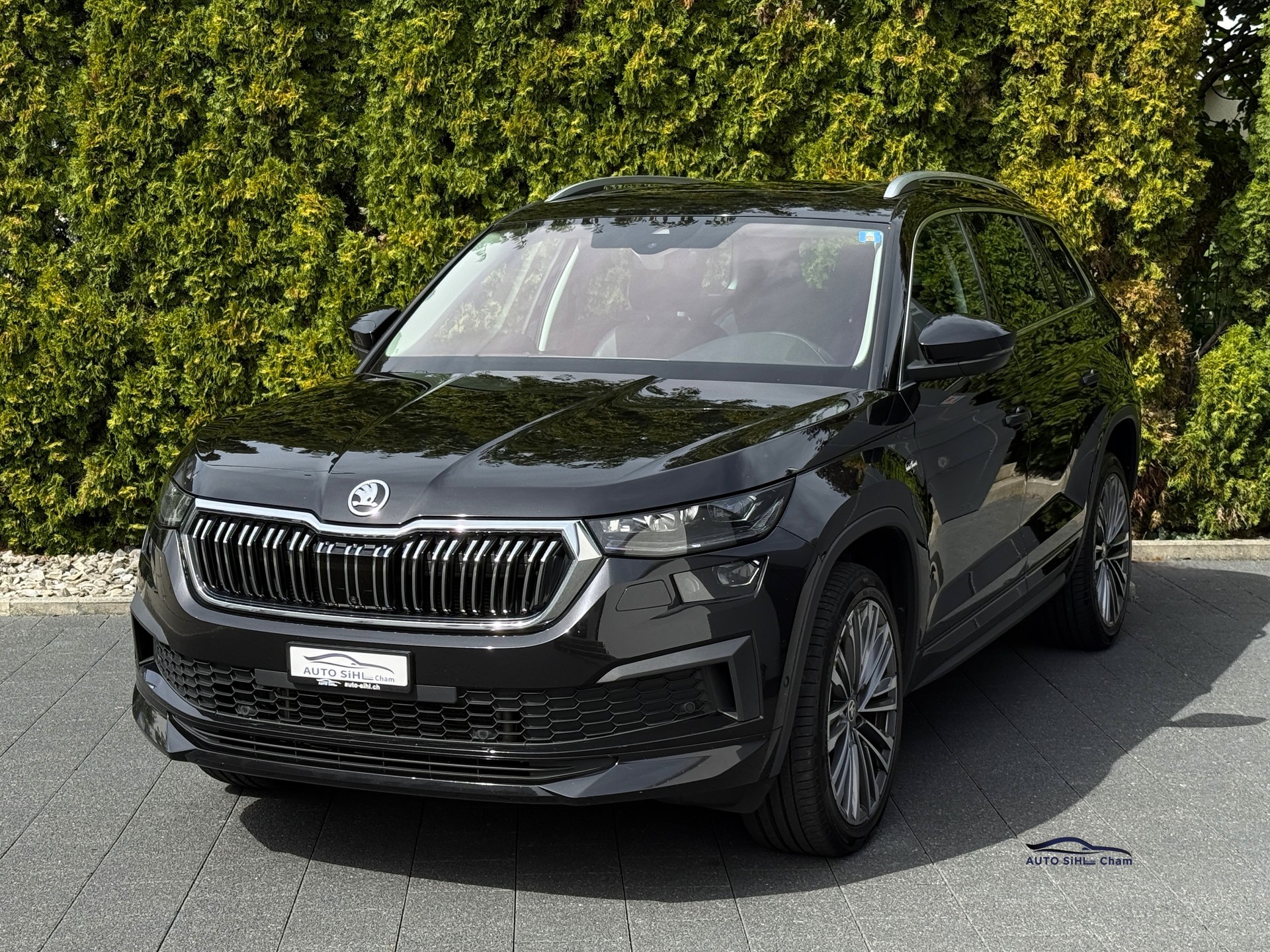 SKODA Kodiaq 2.0 TDI CR L&K 4x4 DSG / 1.Hand / AHK