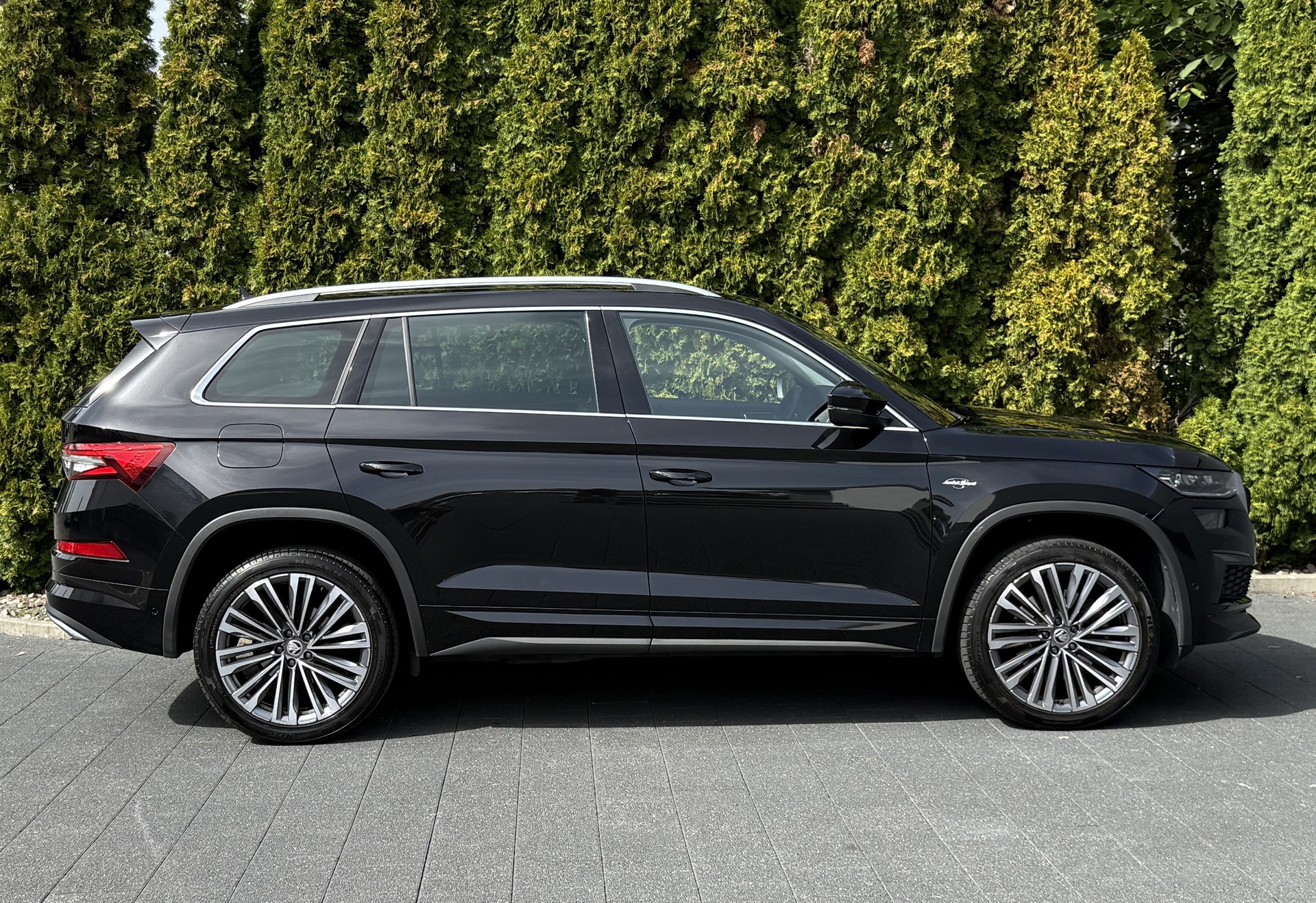 SKODA Kodiaq 2.0 TDI CR L&K 4x4 DSG / 1.Hand / AHK-image-9