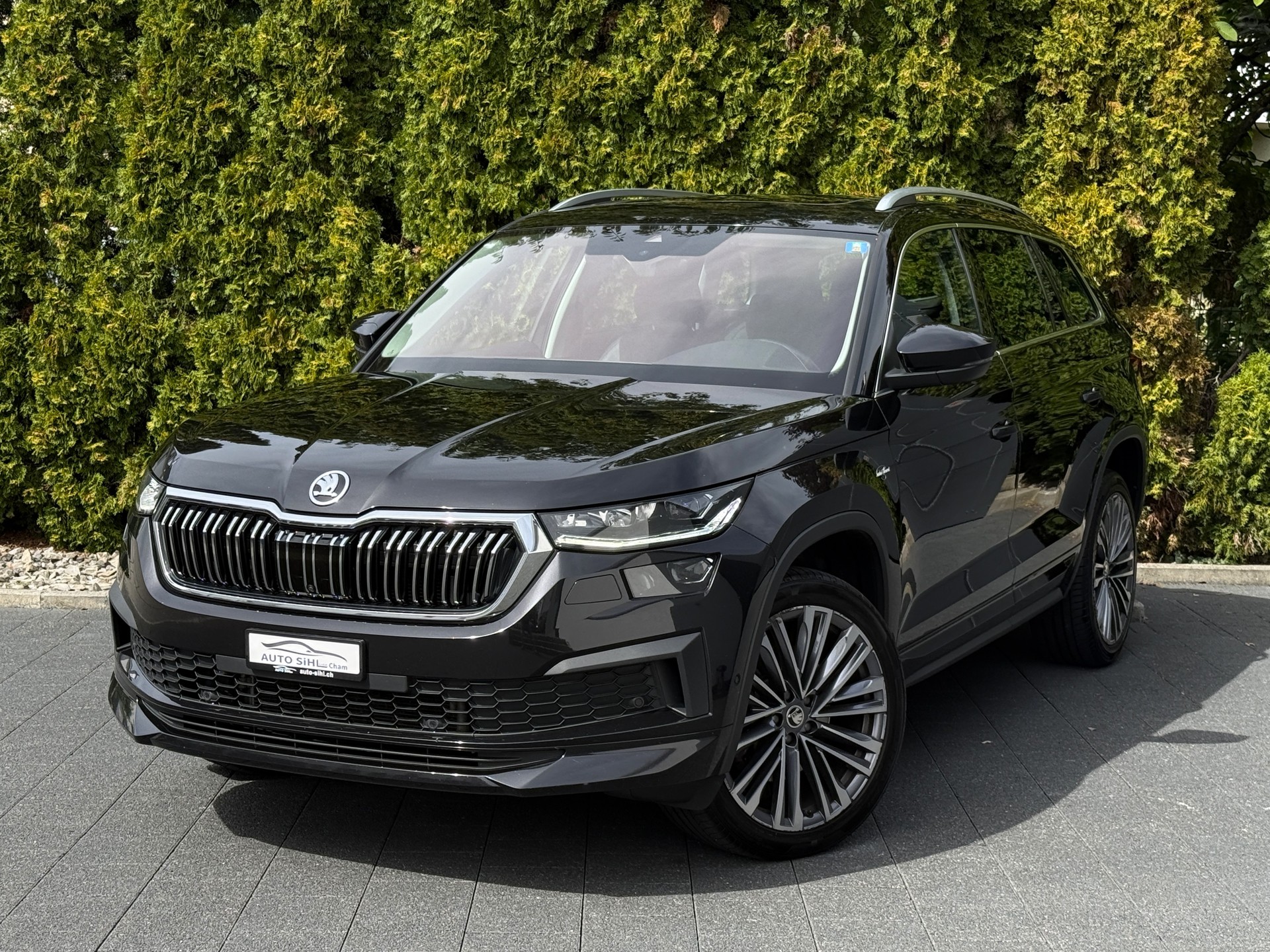 SKODA Kodiaq 2.0 TDI CR L&K 4x4 DSG / 1.Hand / AHK-showroom-element-1