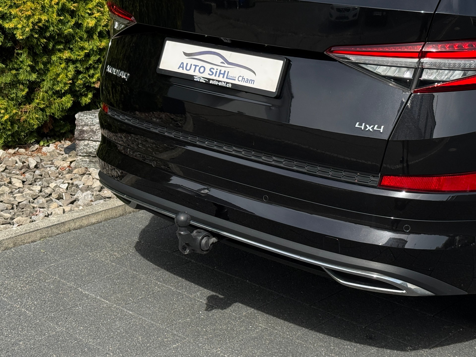 SKODA Kodiaq 2.0 TDI CR L&K 4x4 DSG / 1.Hand / AHK-image-12