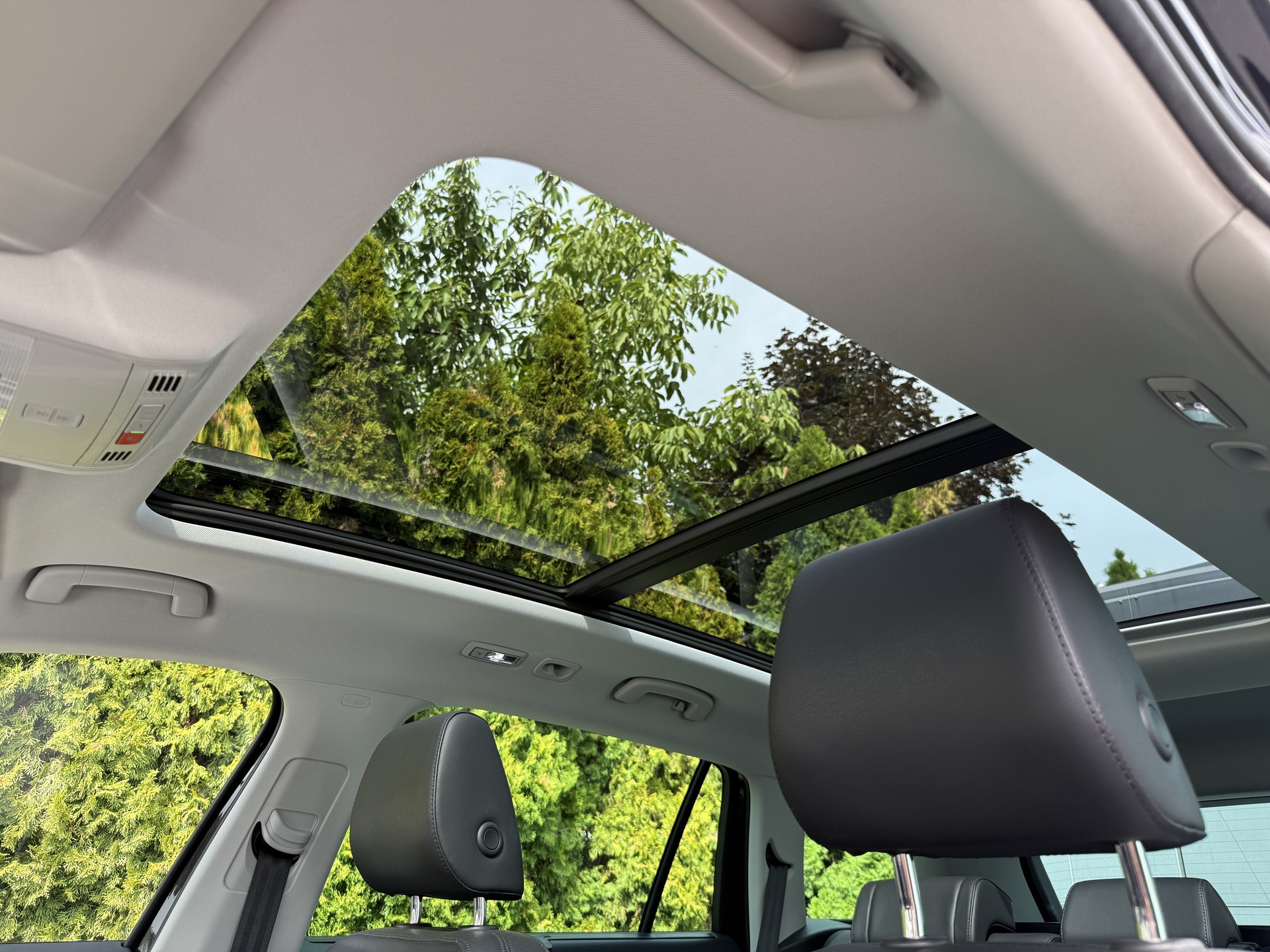 SKODA Kodiaq 2.0 TDI CR L&K 4x4 DSG / 1.Hand / AHK-image-18