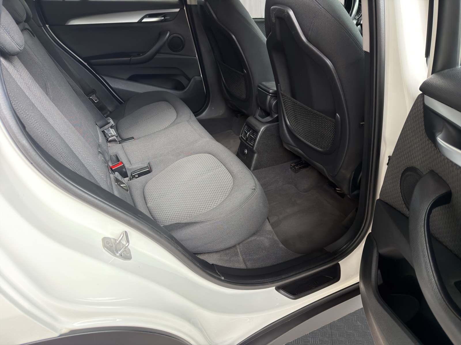 BMW X1 xDrive 18d Steptronic-image-12