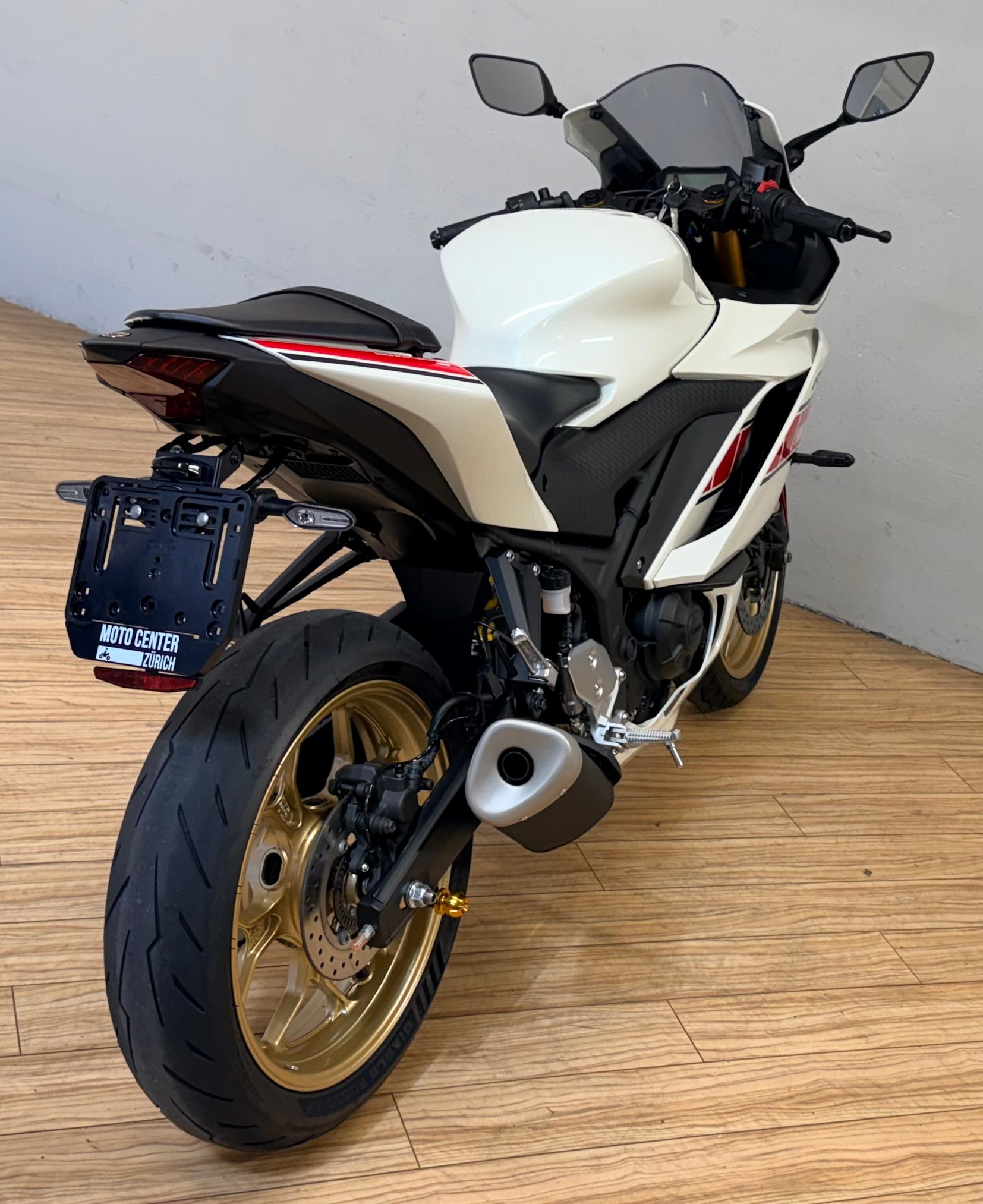 YAMAHA YZF-R3 World GP 60th-image-2