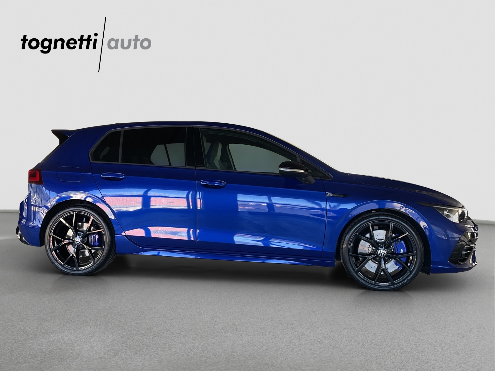 VW Golf 2.0 TSI R DSG 4Motion-showroom-element-2