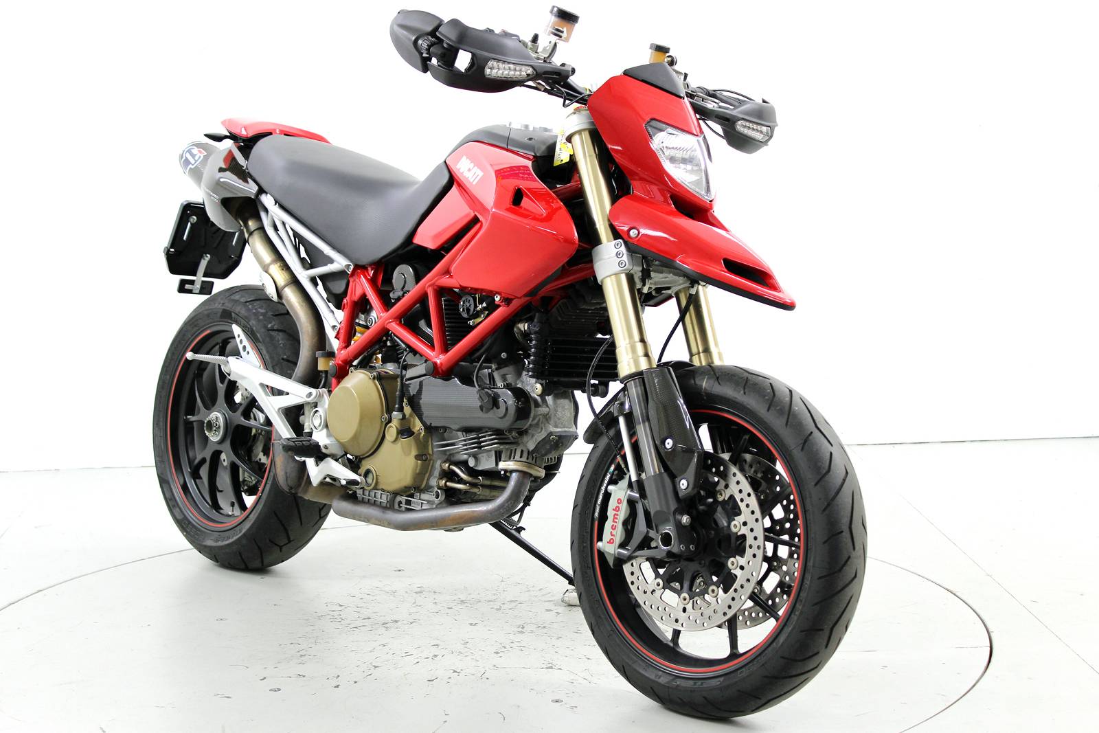 DUCATI Hypermotard 1100-image-1