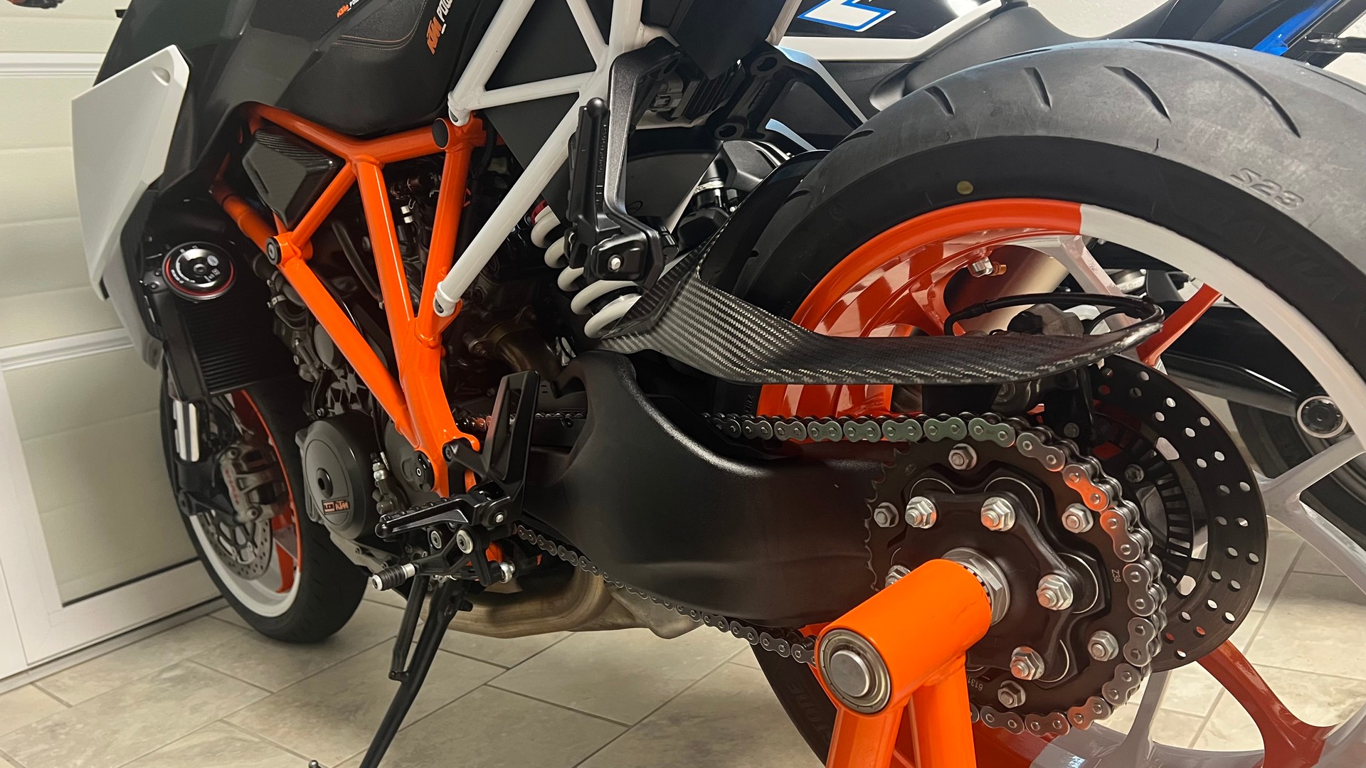 KTM 1290 Super Duke R-image-4