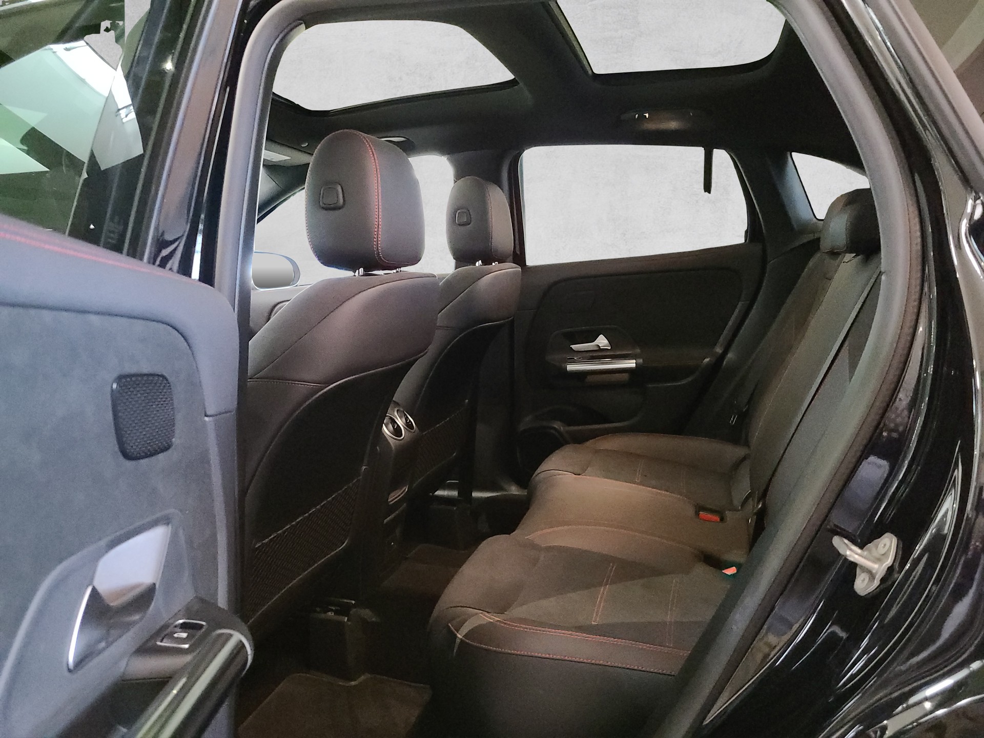 MERCEDES-BENZ GLA 250 4M AMG H247-image-10