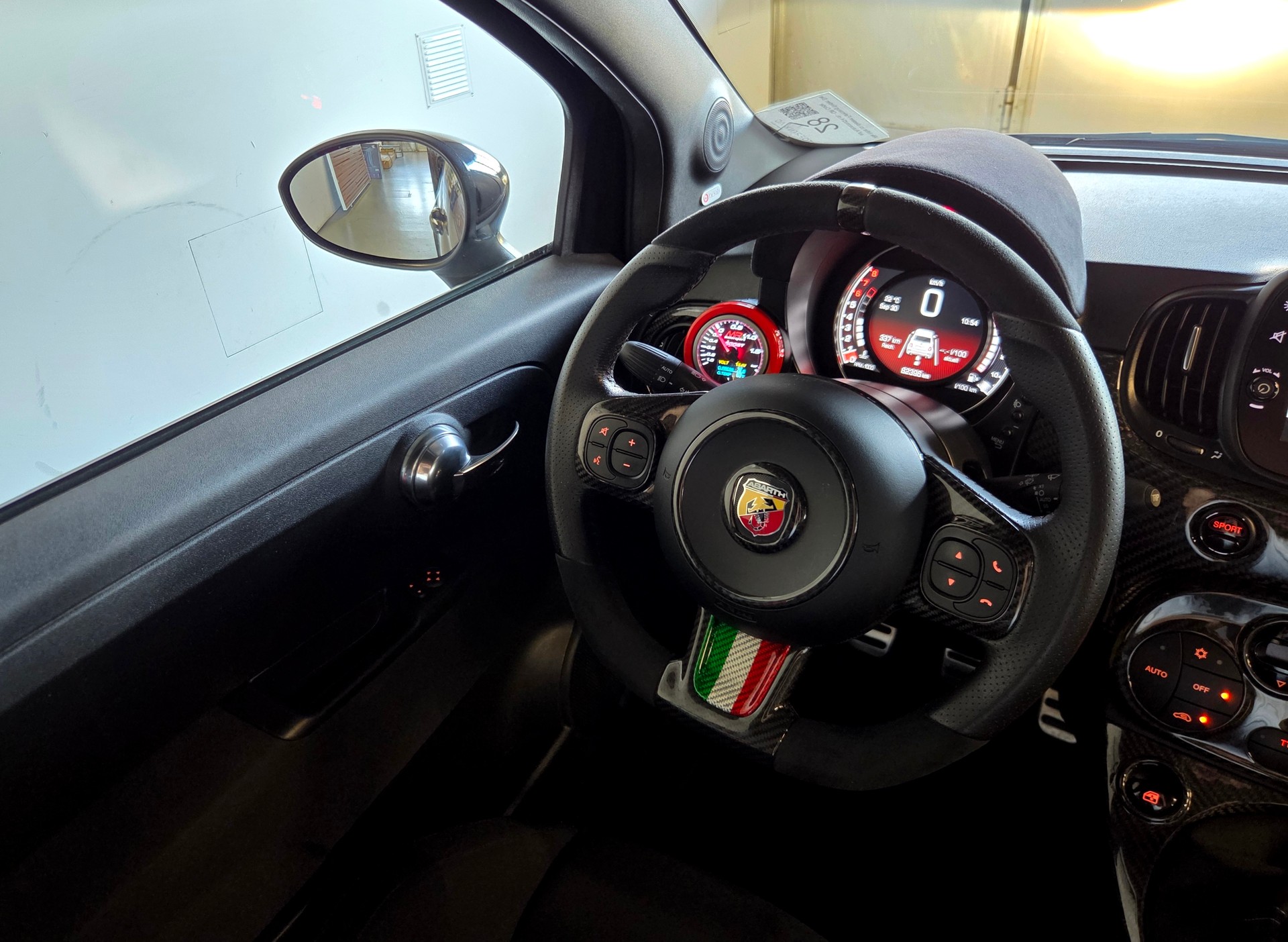 FIAT 595 Abarth 1.4 T-Jet 180 Competizione-image-14