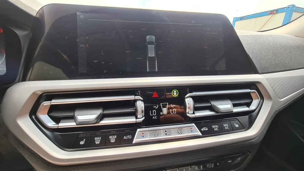 BMW 318d 48V Essential Edition Steptronic ** Teil-Leder ** Gr-Navi ** Sitzheizung ** Tempomat ** PDC ** Frisch Ab MFK & Service **-image-15