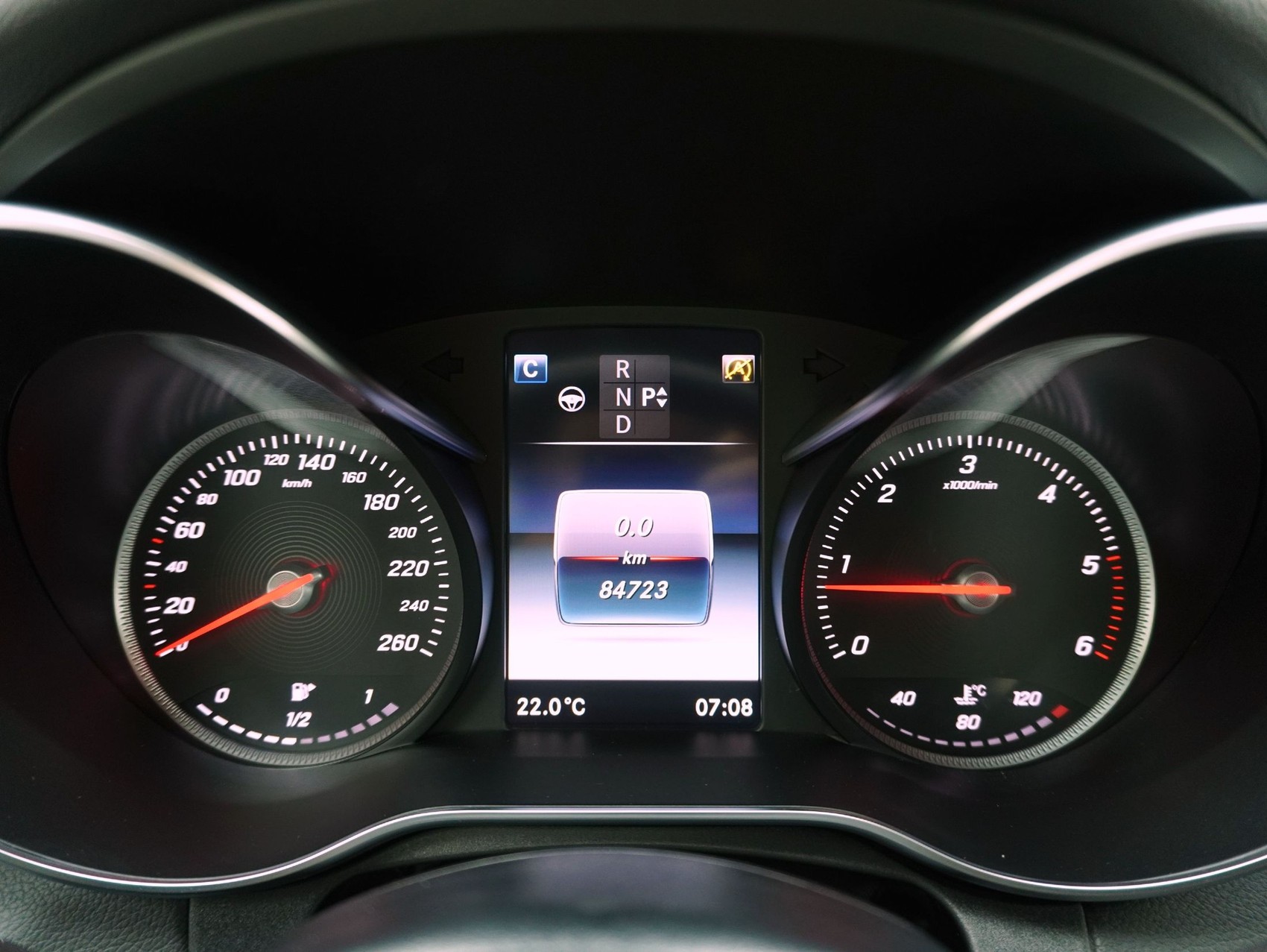 MERCEDES-BENZ C-Klasse C 250 d Swiss Star AMG Line 4matic Kombi-image-18