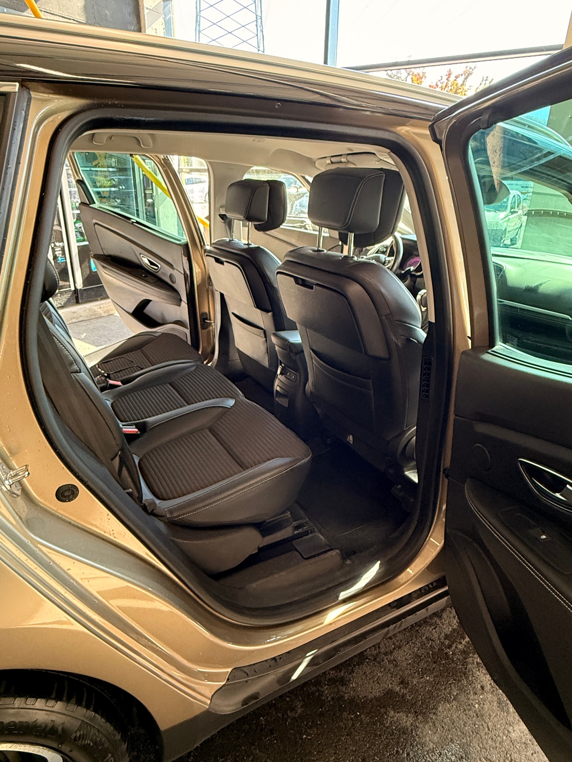 RENAULT 1.6 dCi 160 Bose EDC Top Ausstattung-image-5