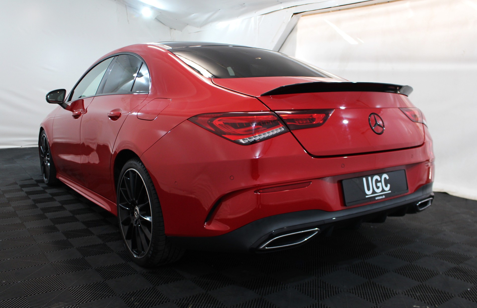 MERCEDES-BENZ CLA 200 d AMG Line-showroom-element-3