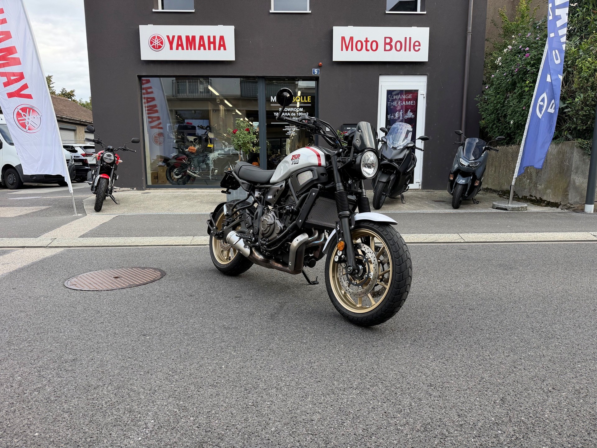 YAMAHA XSR 700 XTribute-image-1