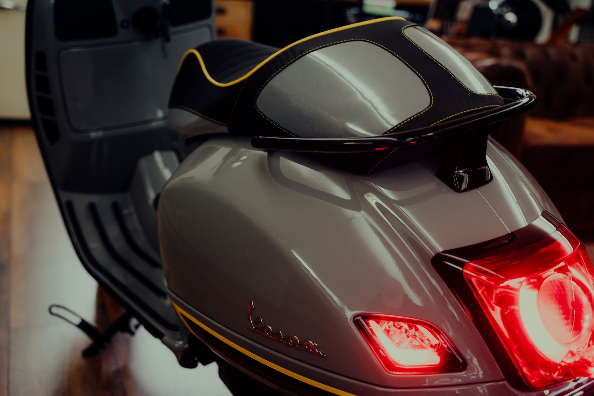 PIAGGIO Vespa GTS 300 HPE Super ABS/ASR-image-2