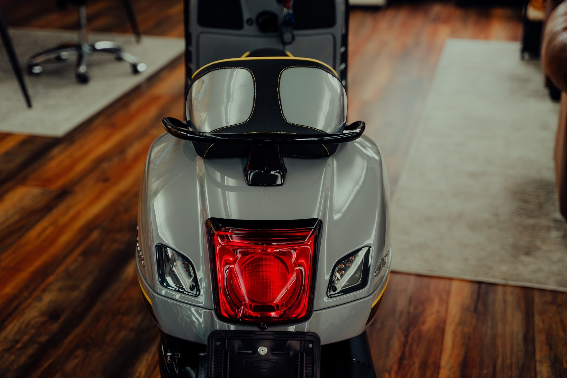 PIAGGIO Vespa GTS 300 HPE Super ABS/ASR-image-8