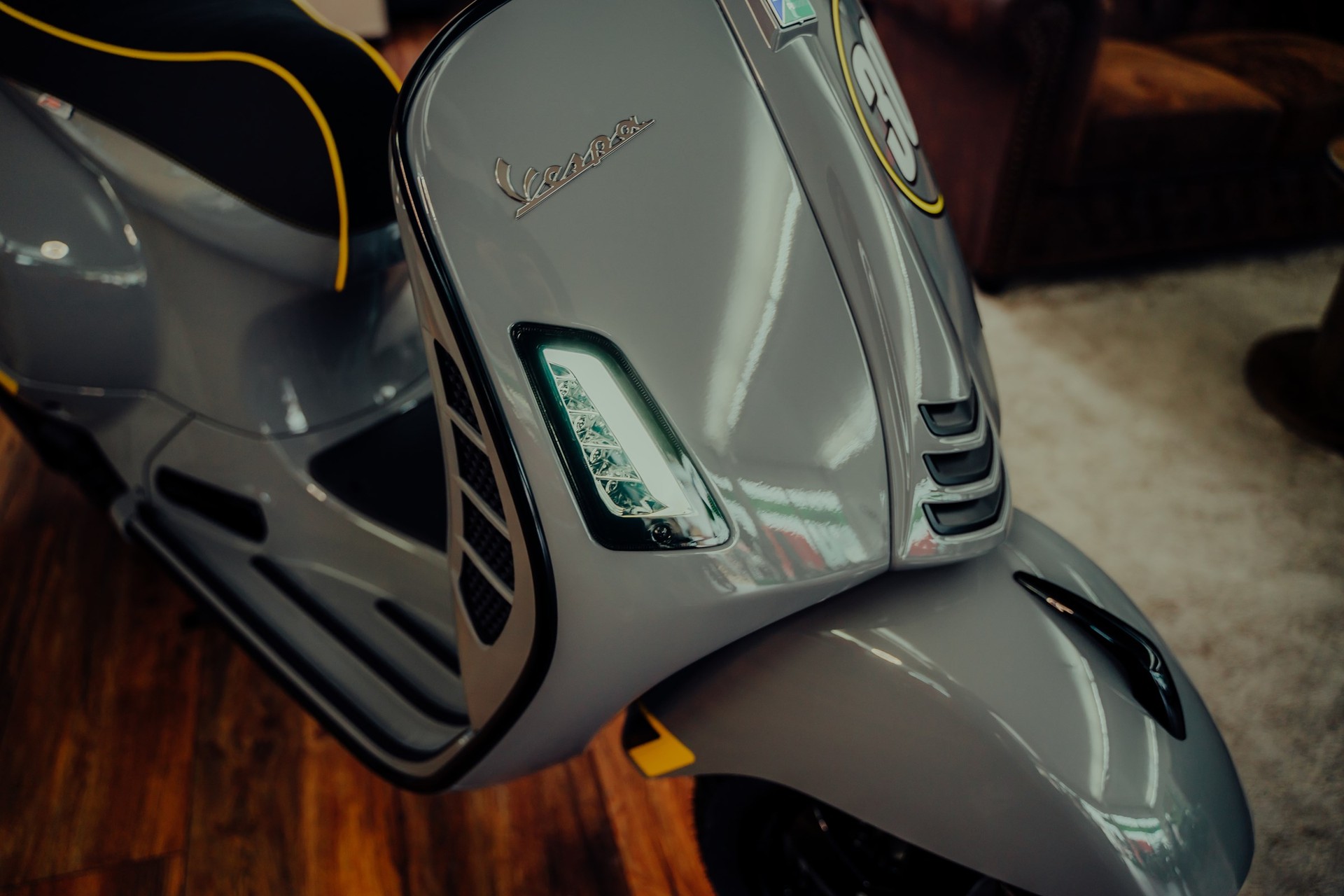 PIAGGIO Vespa GTS 300 HPE Super ABS/ASR-image-11