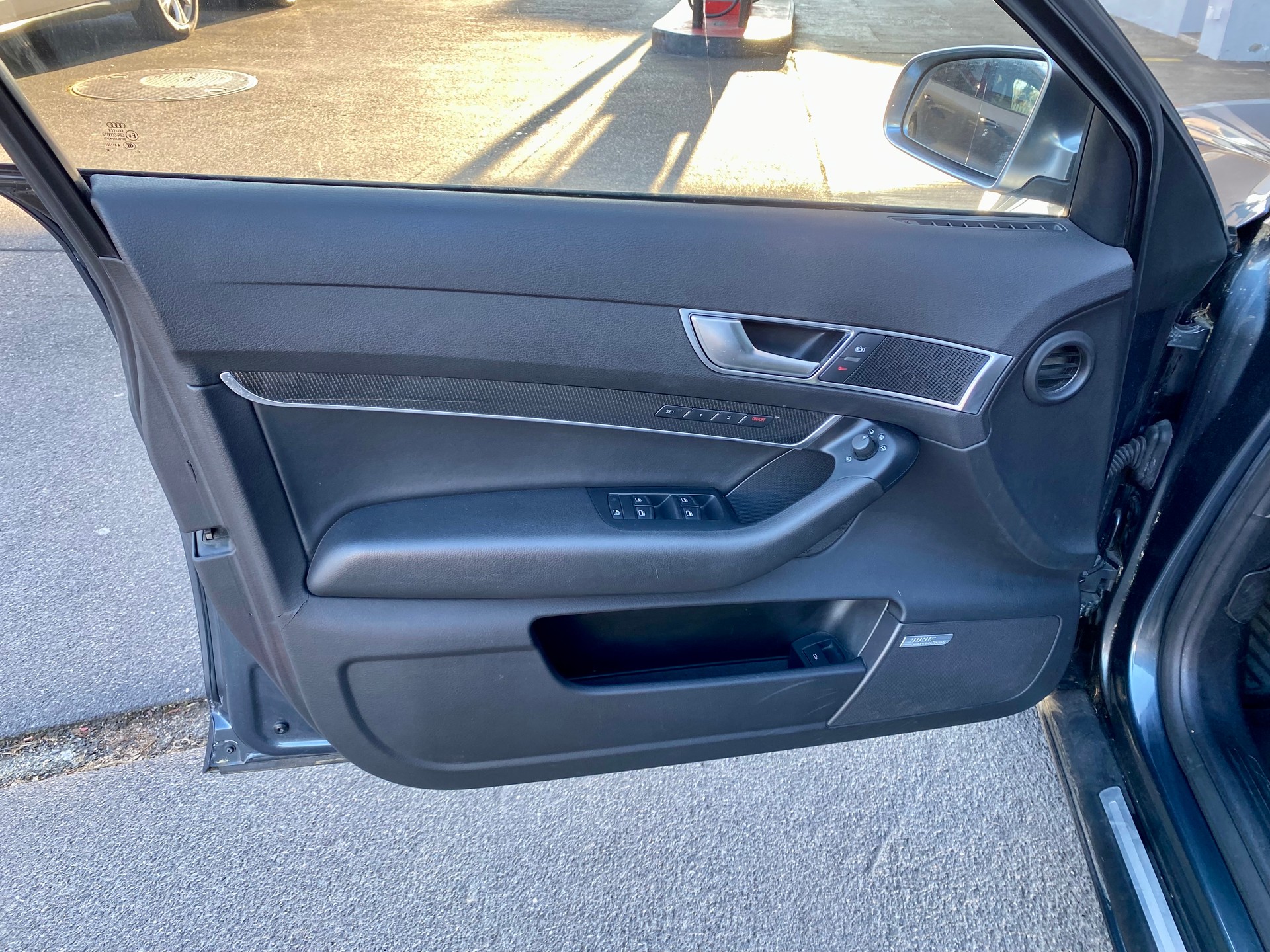 AUDI S6 Avant 5.2 V10 quattro tiptronic-image-11