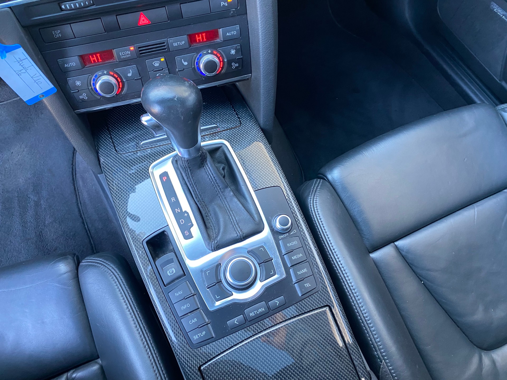 AUDI S6 Avant 5.2 V10 quattro tiptronic-image-15
