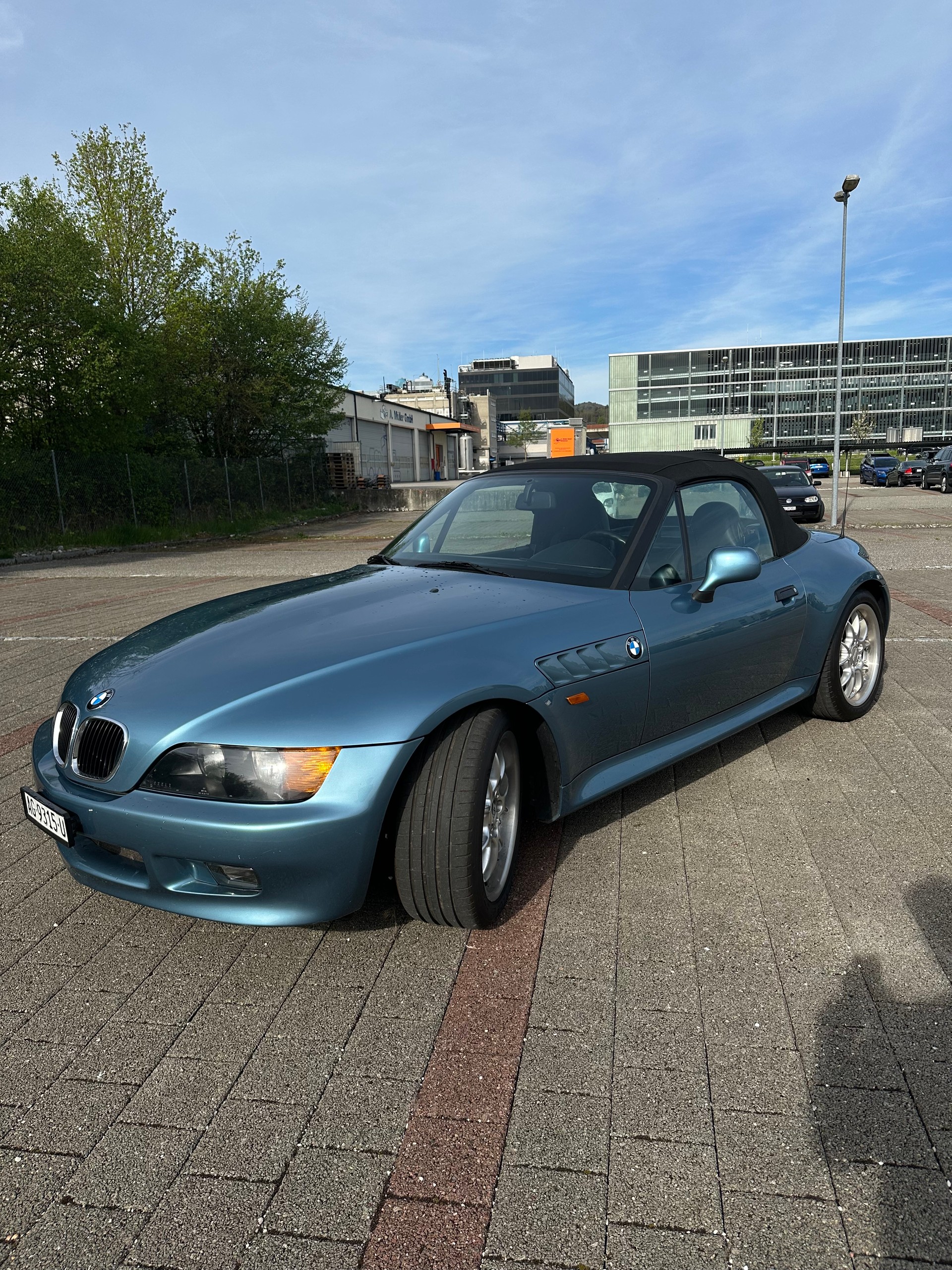BMW Z3 2.8i Roadster-image-11