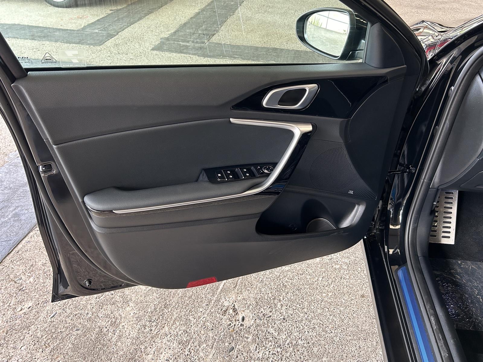 KIA Ceed SW 1.5 T-GDi MHEV GT-Line-image-7