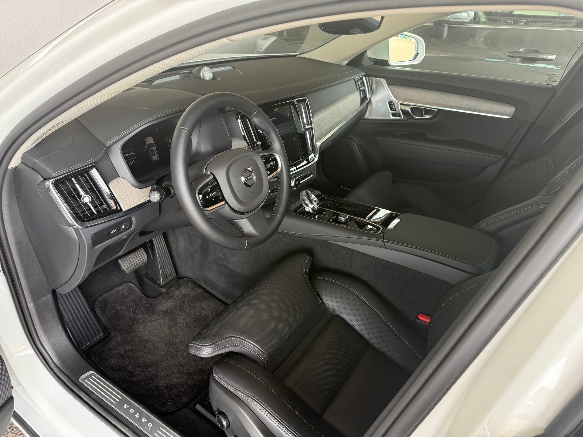 VOLVO V90 T8 eAWD Plug in Hybrid Ultra Geartronic-image-6