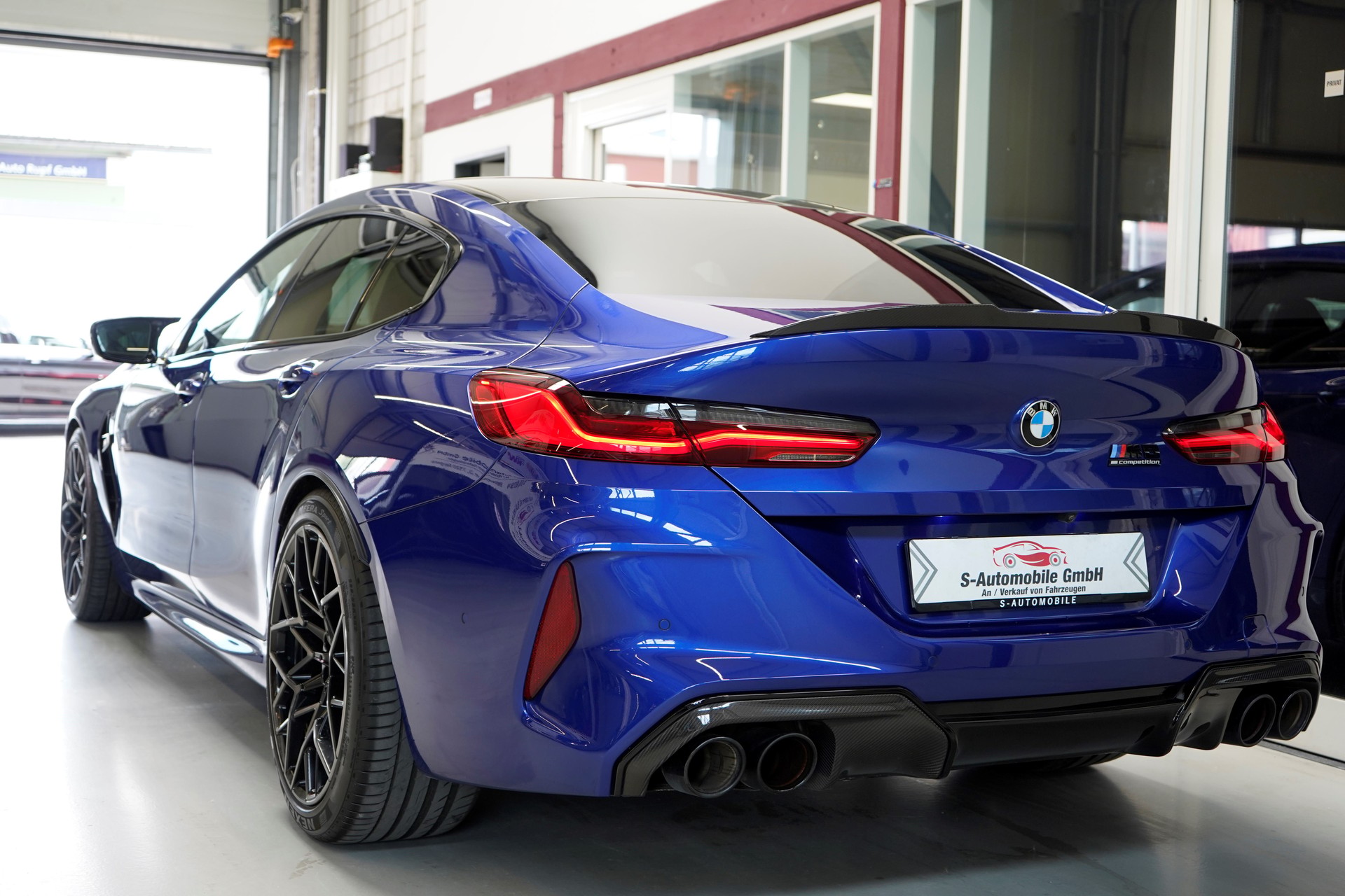 BMW M8 xDrive M Competition Steptronic-image-5