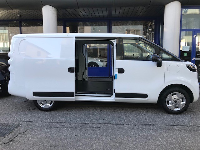 MAXUS eDeliver 5 L1 64kWh-image-1