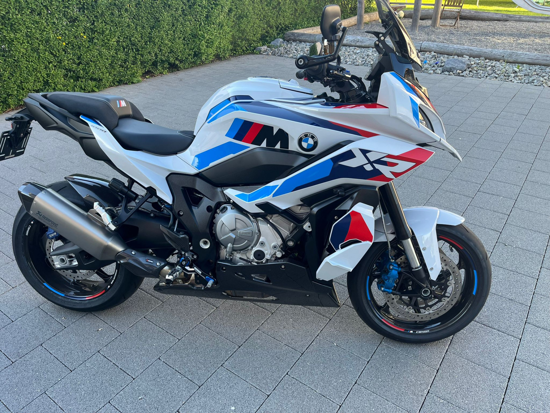 BMW M 1000 XR-image-1