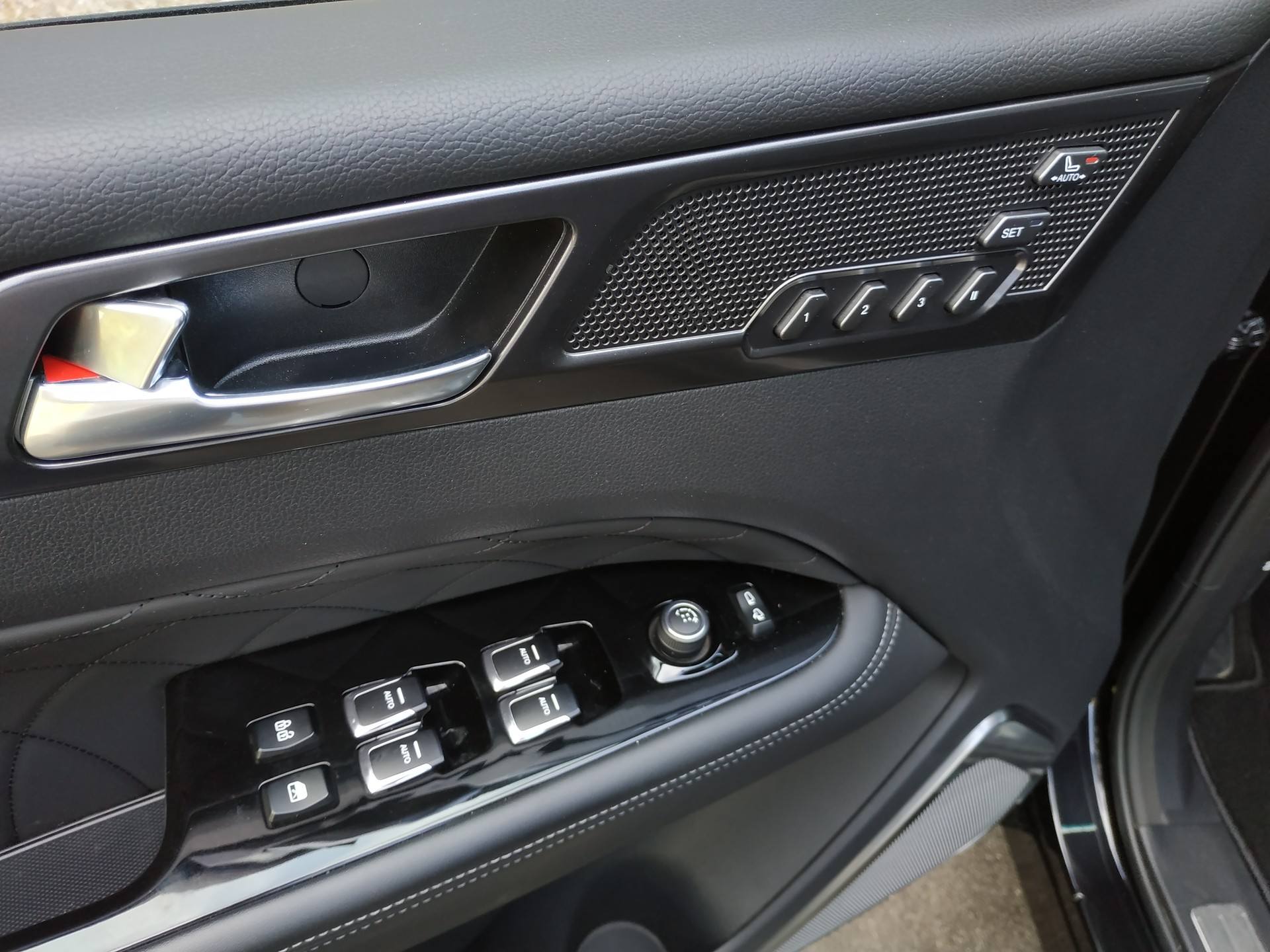 KGM-SsangYong Rexton 2.2 CRDi Blackline 4WD AT-image-15