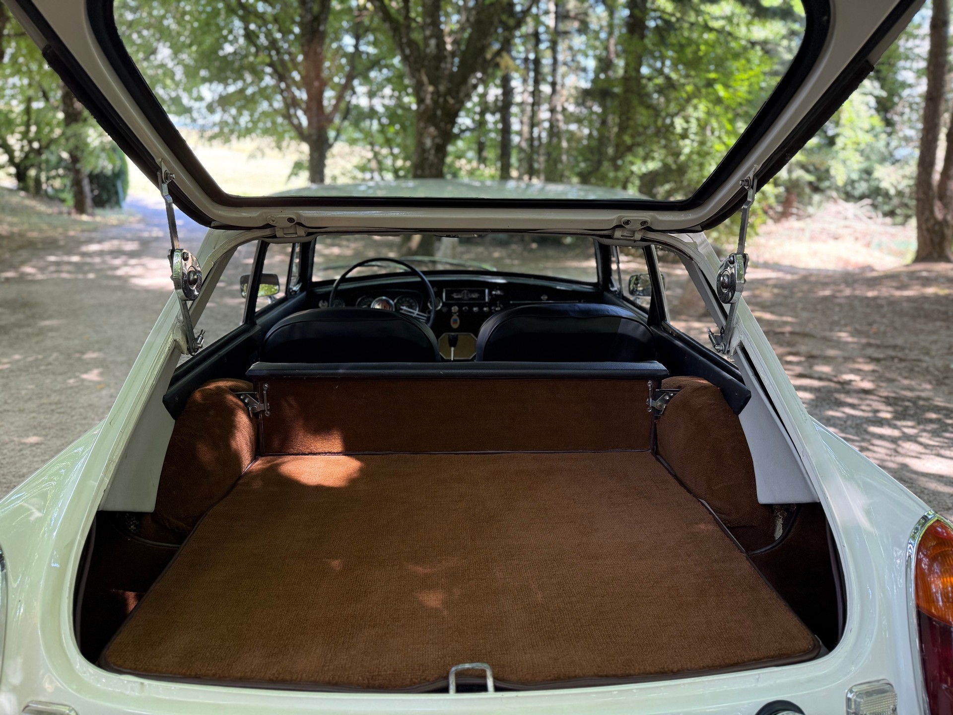 MG C GT-image-10