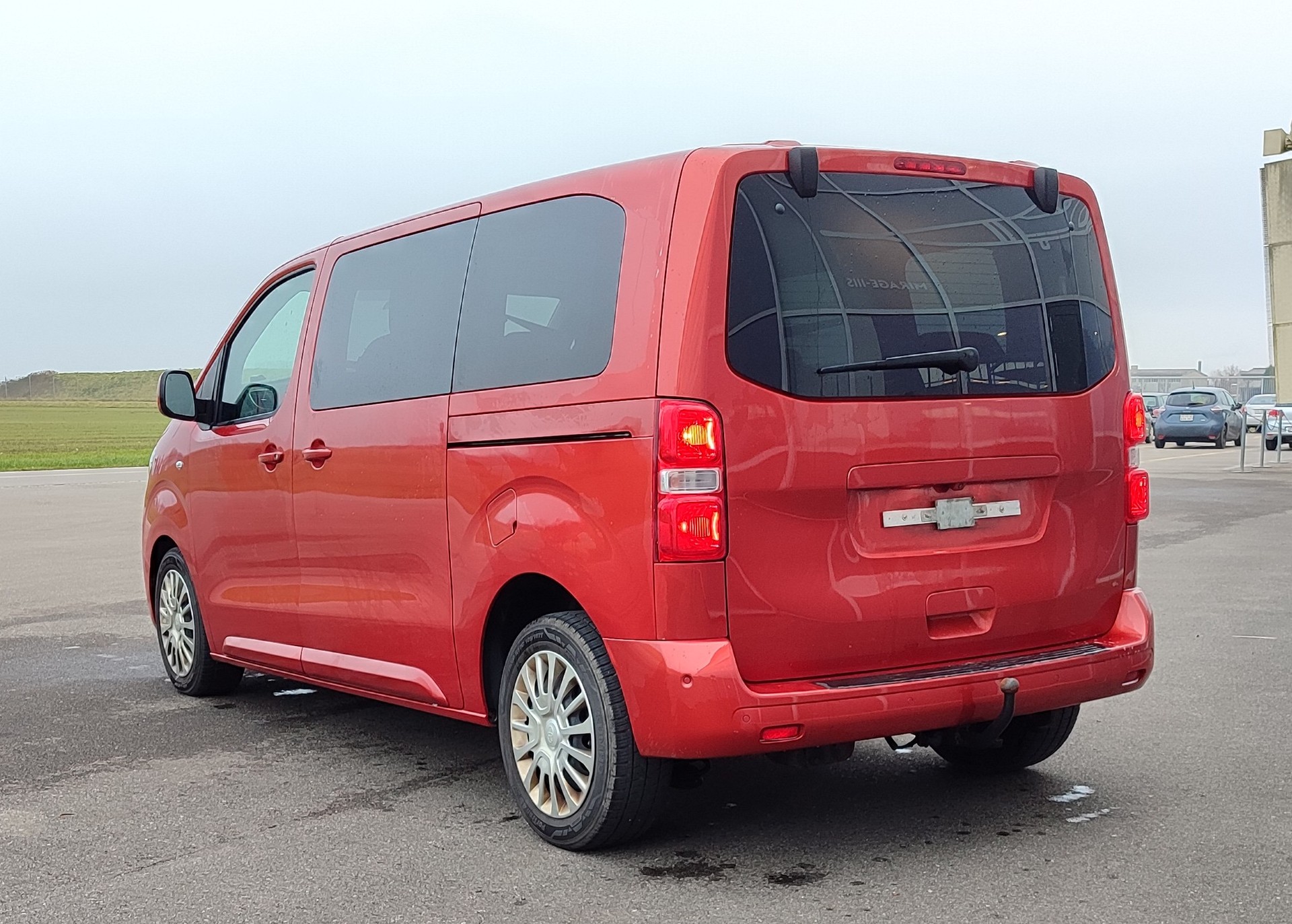TOYOTA Proace Verso 2.0 D-4D Shuttle L1 Automatic-image-1