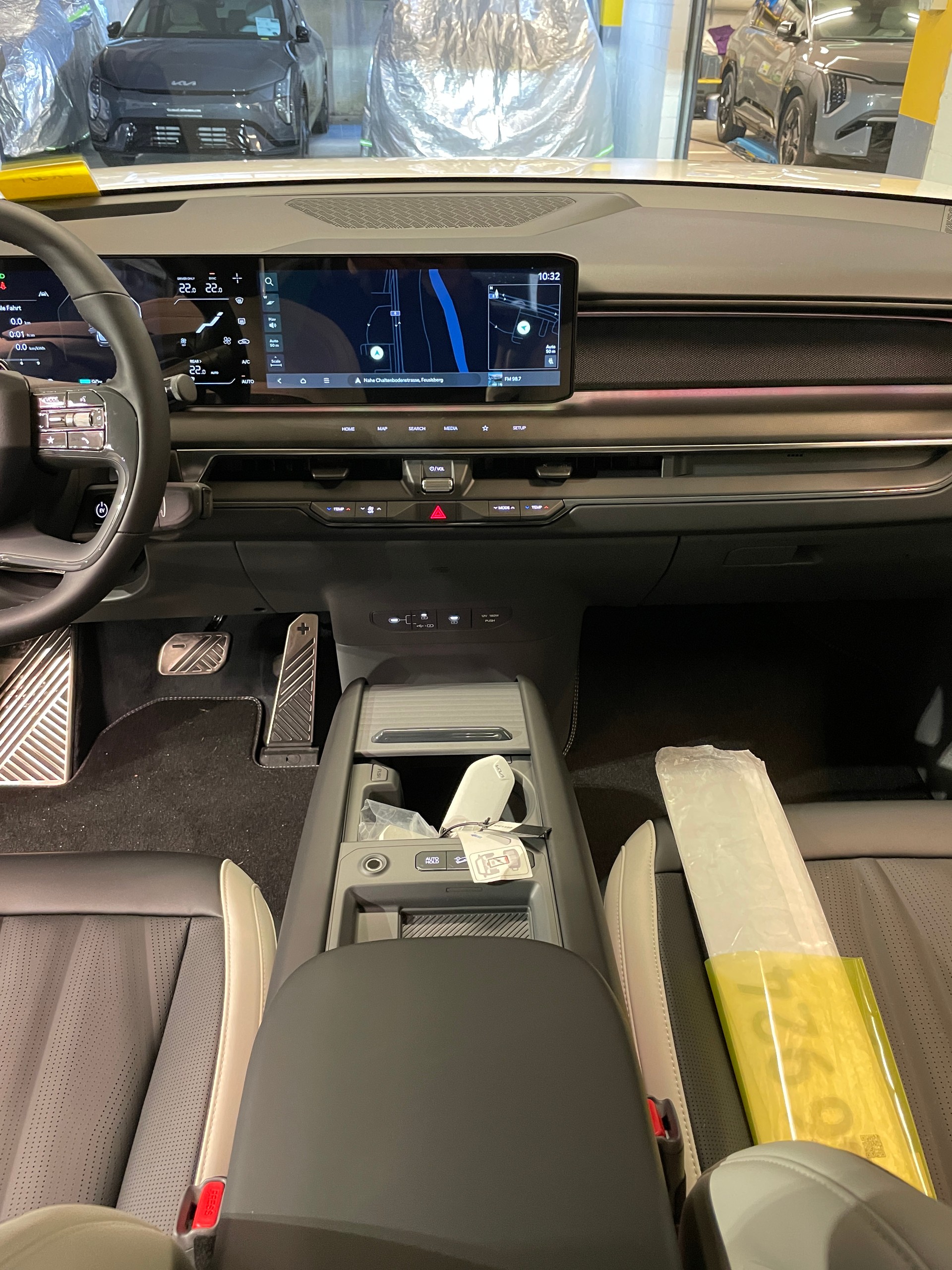 KIA EV9 99,8 kWh GT-Line 4x4 mit Panoramadach, 7-Sitzer, AHK-image-16