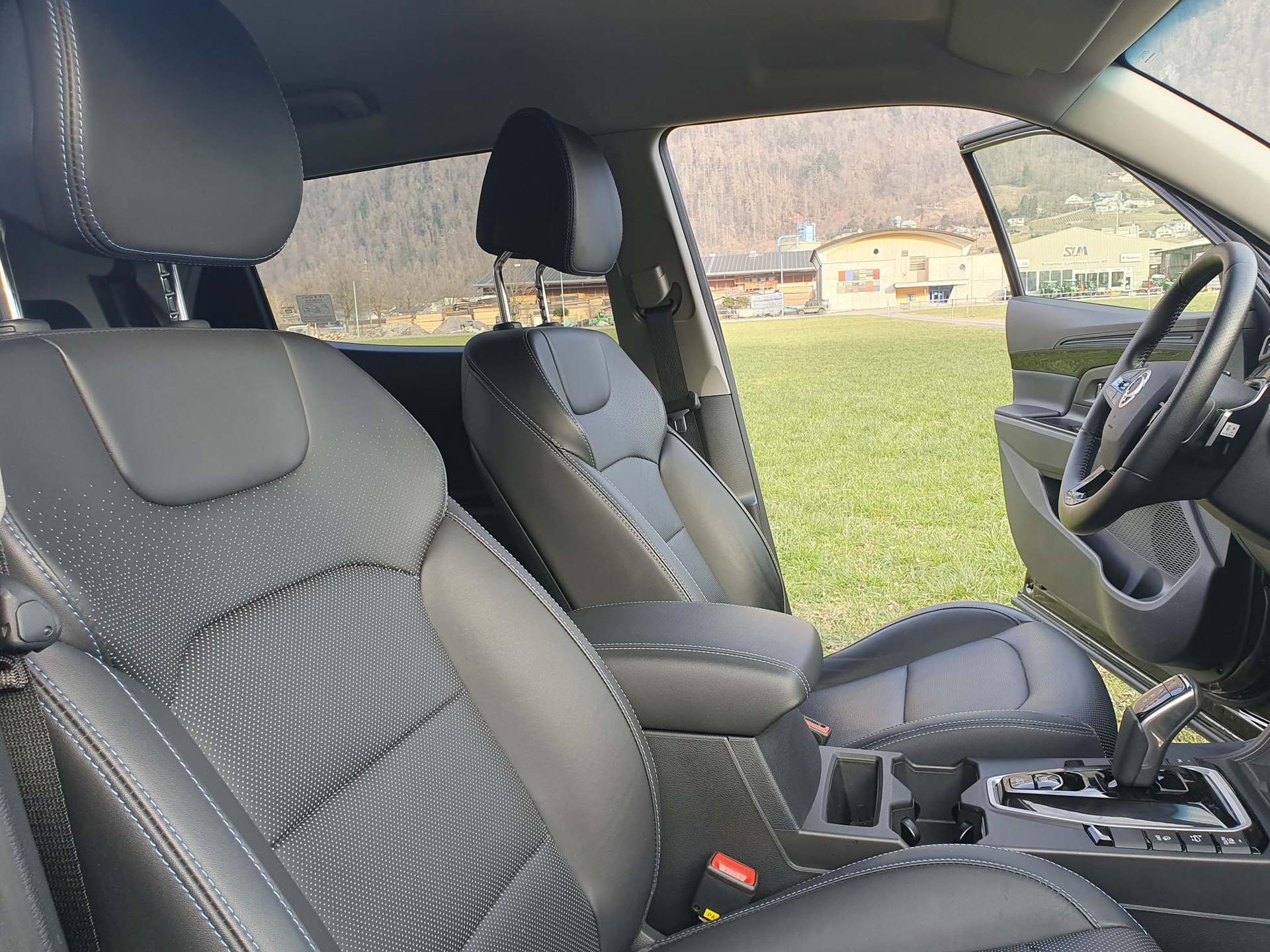 KGM-SsangYong E-Korando Titanium 100% Elektro-image-11