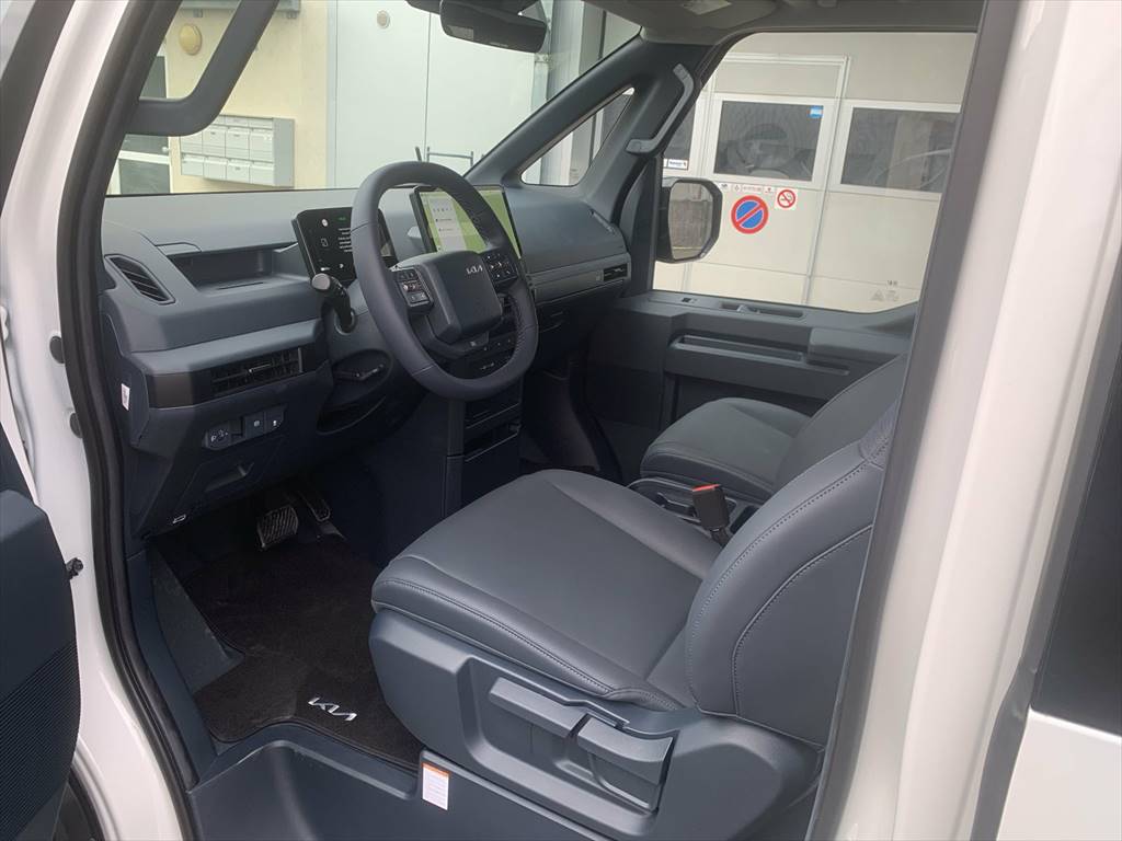 KIA PV5 71.2 kWh Plus-image-4