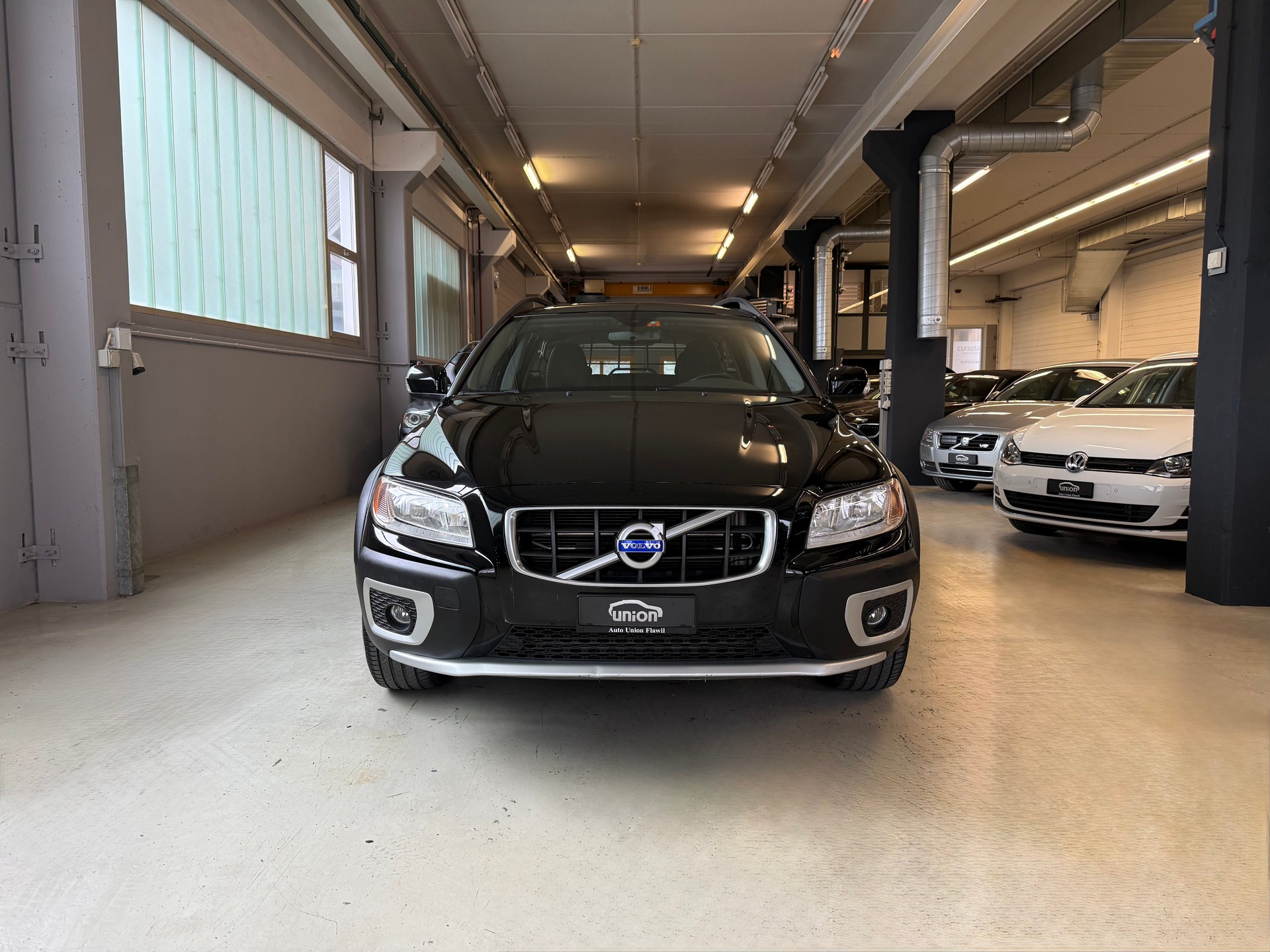 VOLVO XC70 D5 Kinetic-image-2